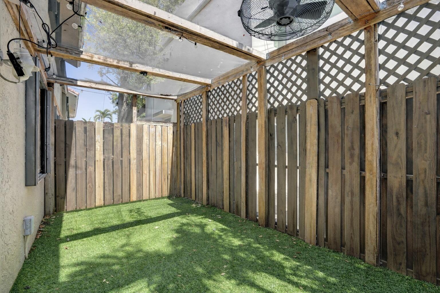 905 SE 12th Court 16