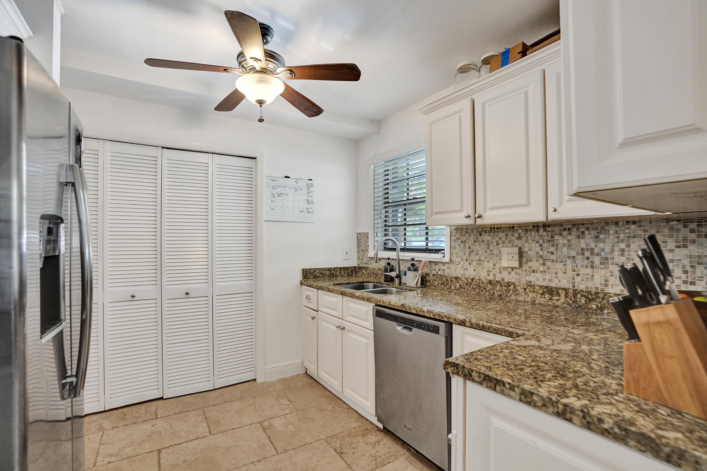 905 SE 12th Court 16