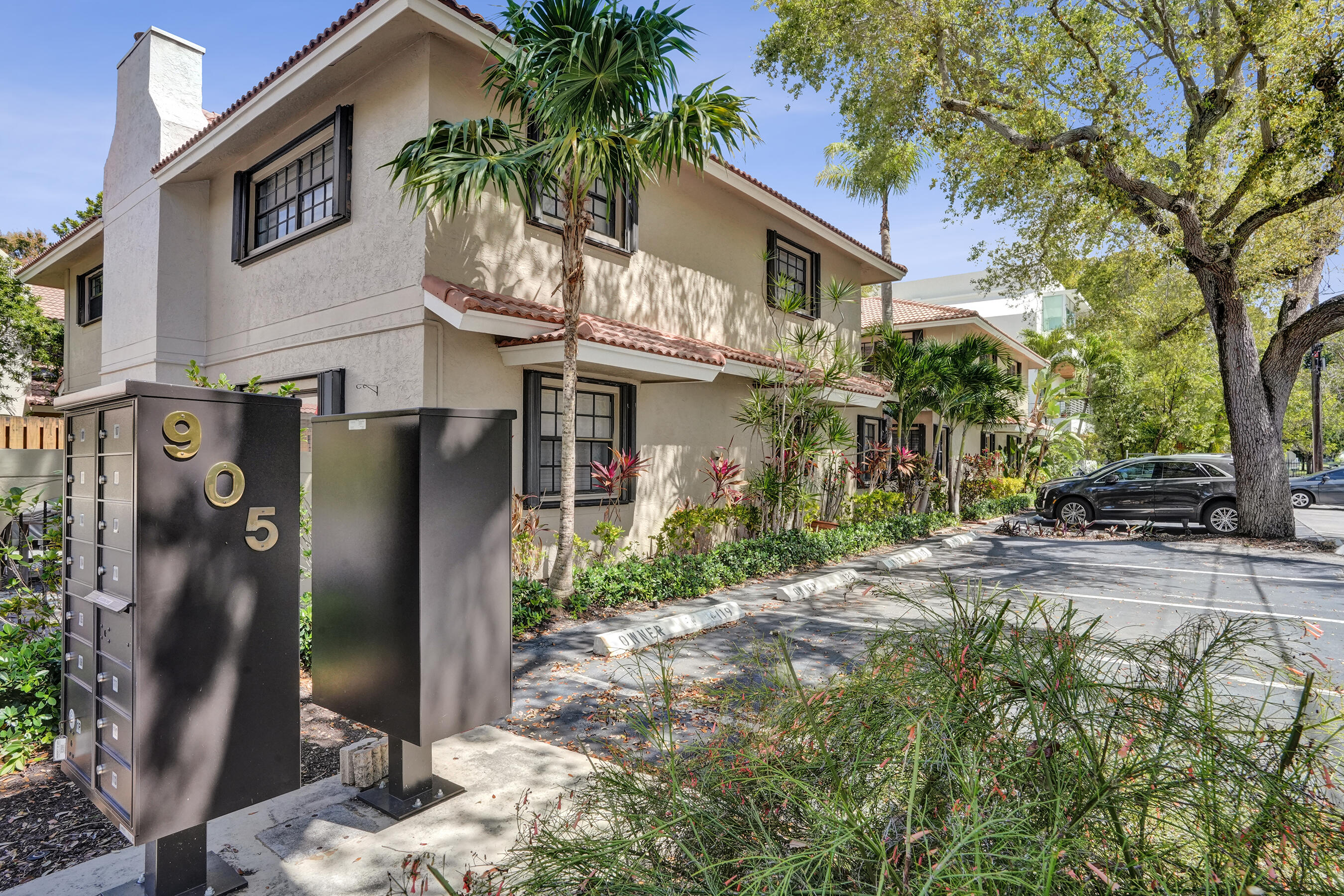 905 SE 12th Court 16