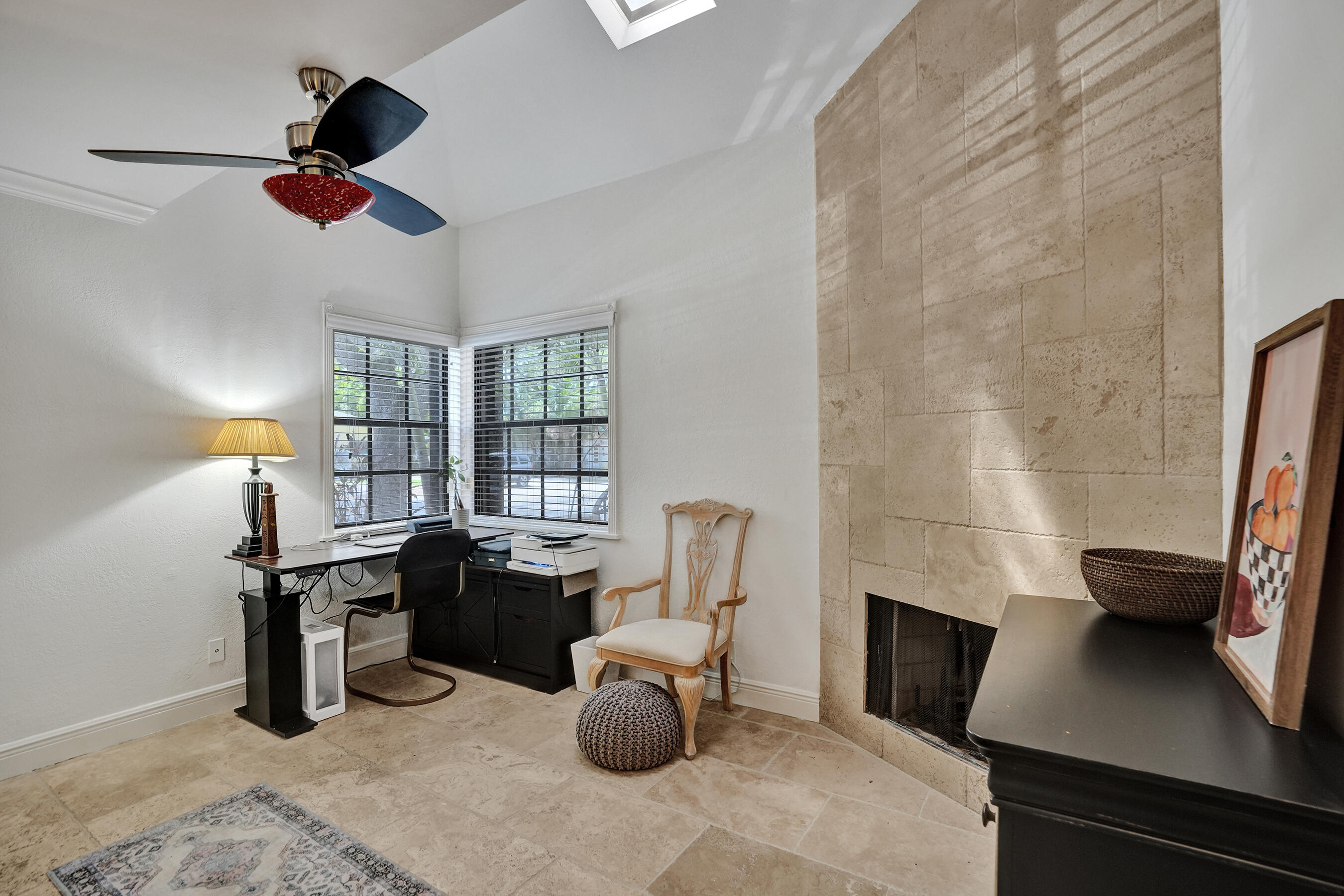 905 SE 12th Court 16