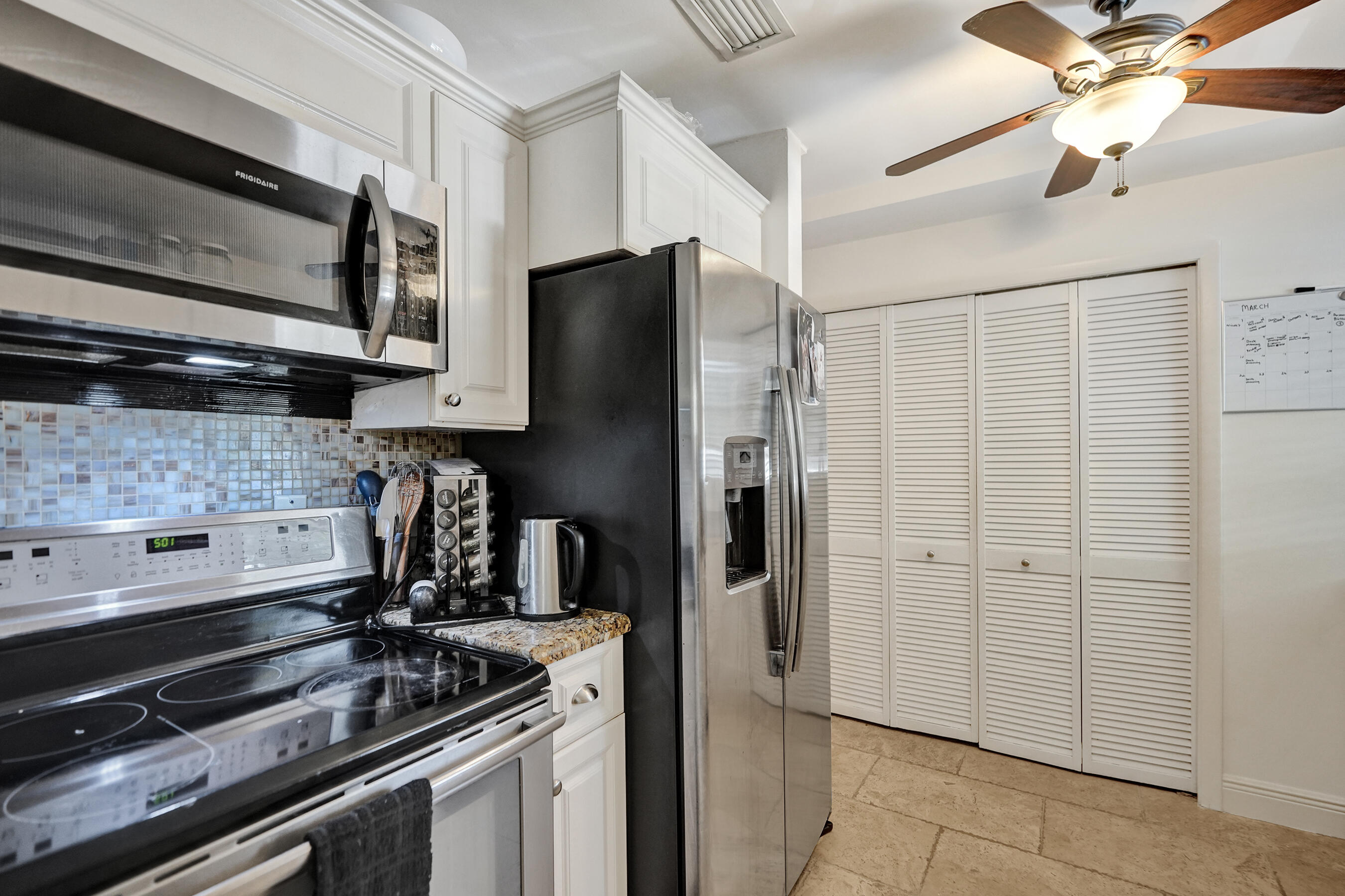 905 SE 12th Court 16