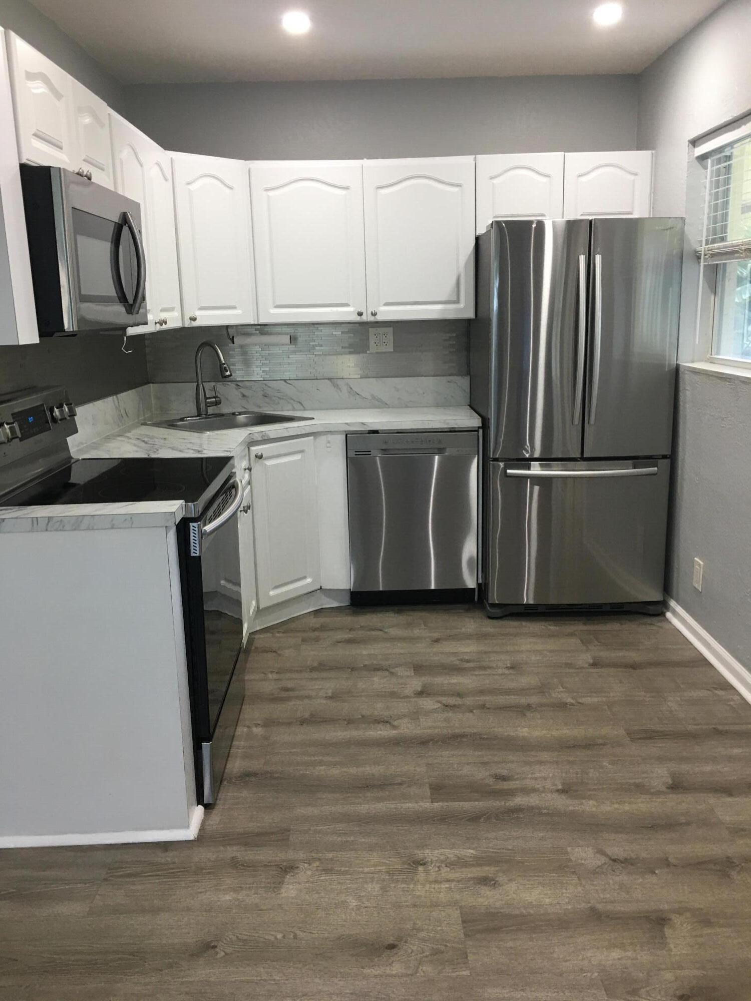 2741 NE 8th Avenue 11