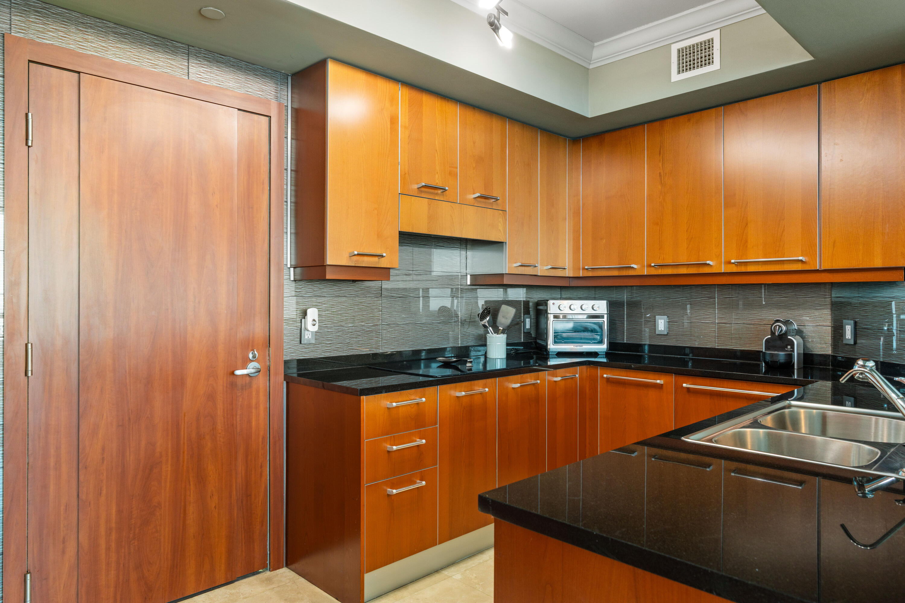 3101 S Ocean Drive 3105