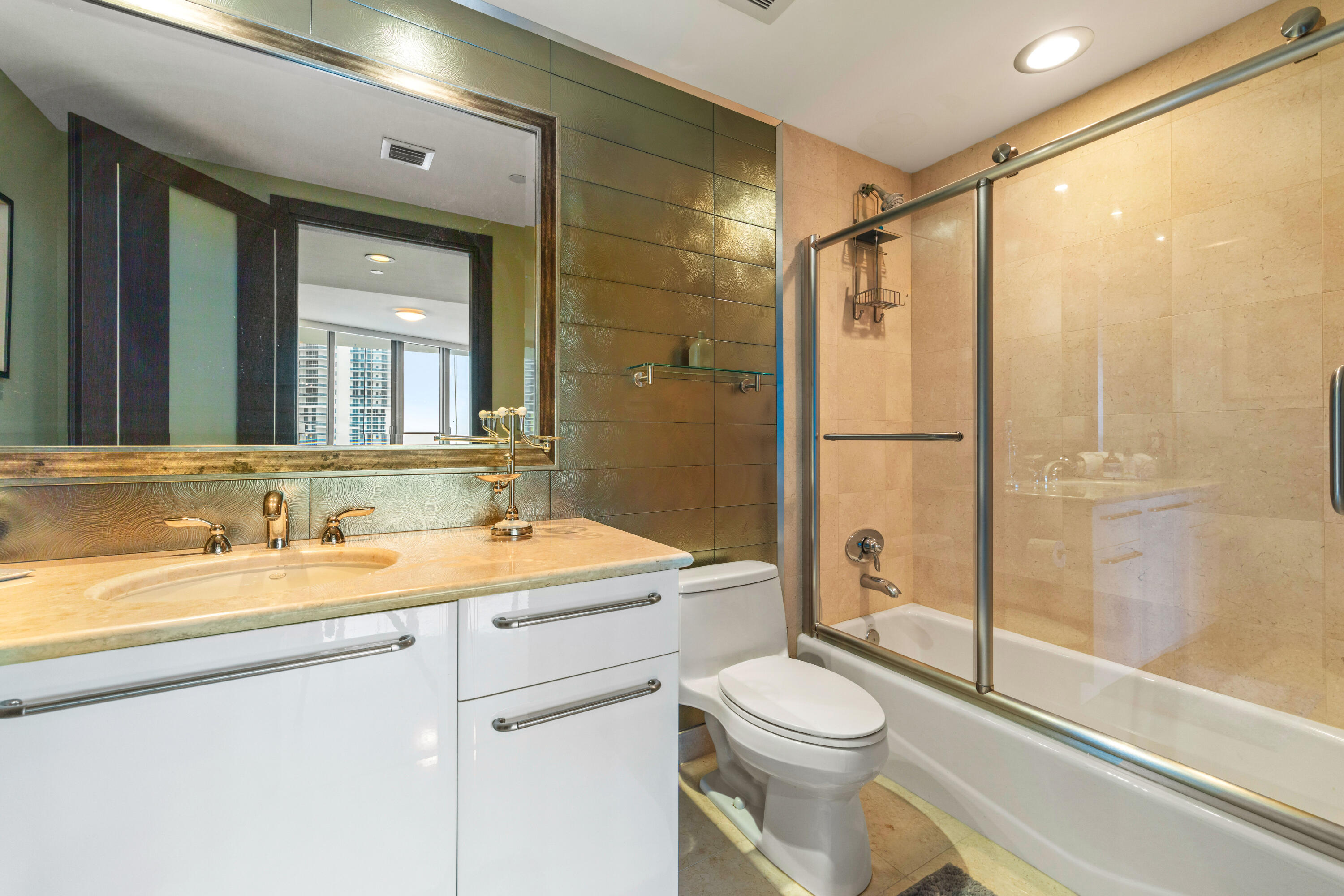 3101 S Ocean Drive 3105