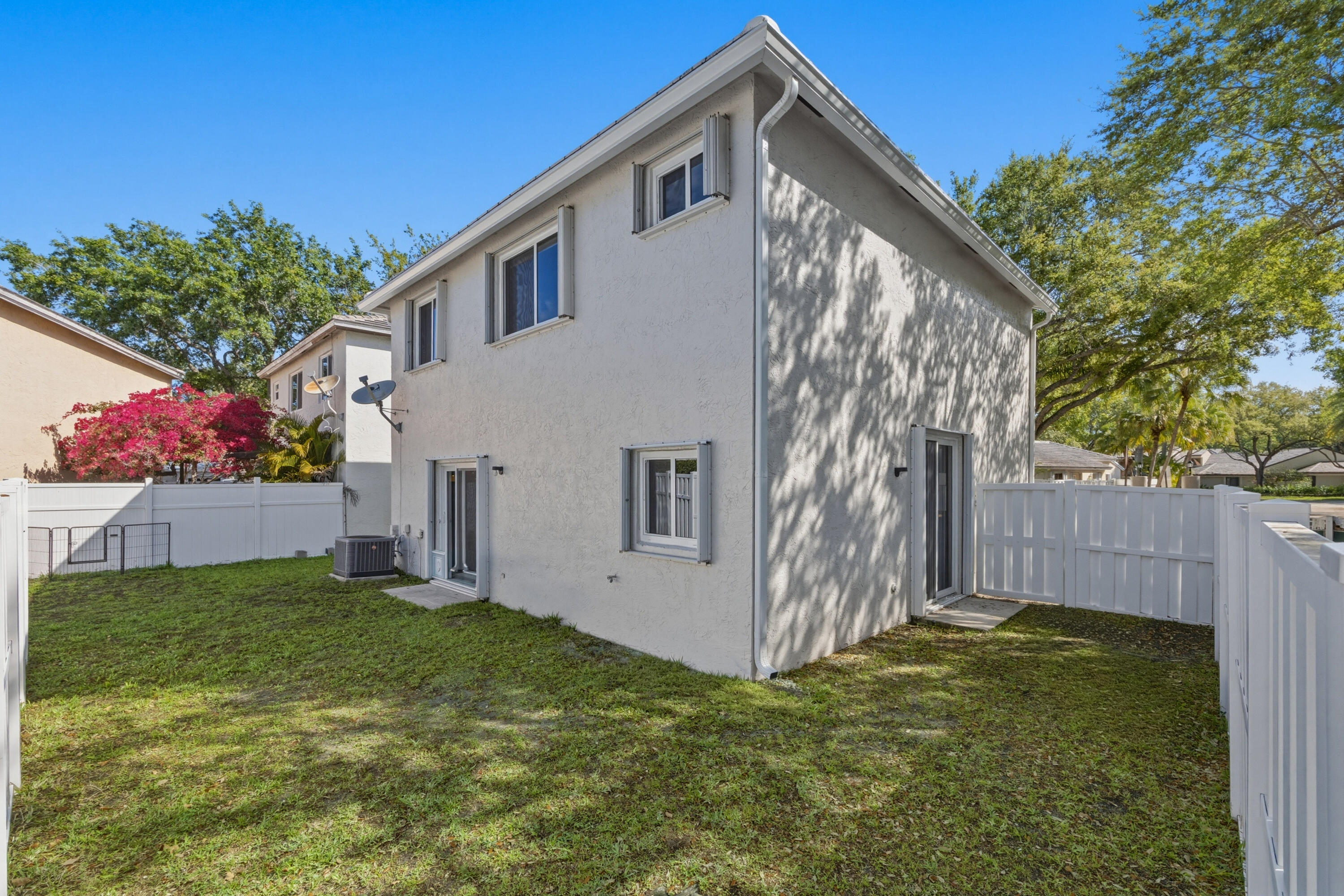 9829 NW 2nd Court