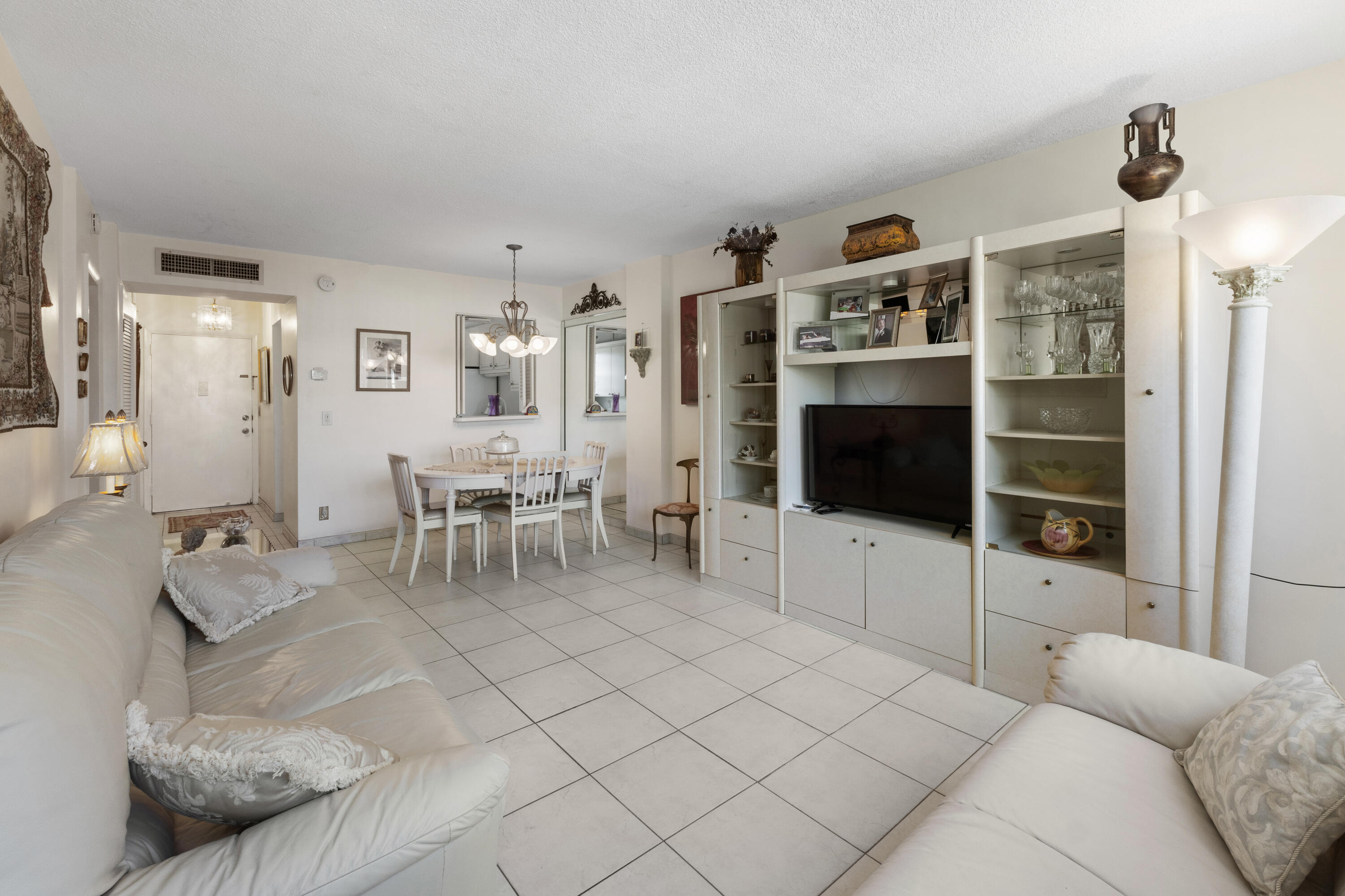 1333 E Hallandale Beach Boulevard Unit: 409