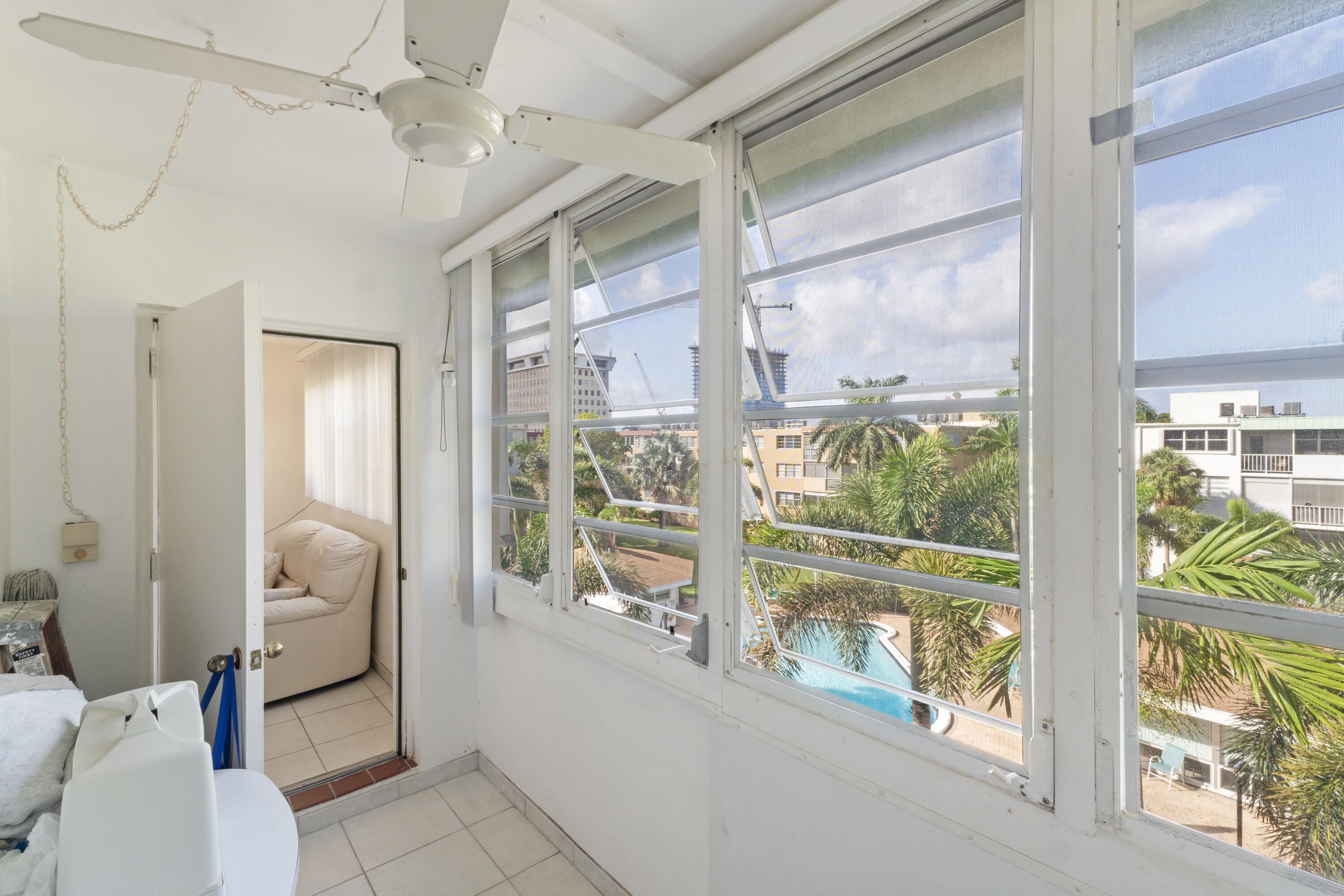 1333 E Hallandale Beach Boulevard Unit: 409