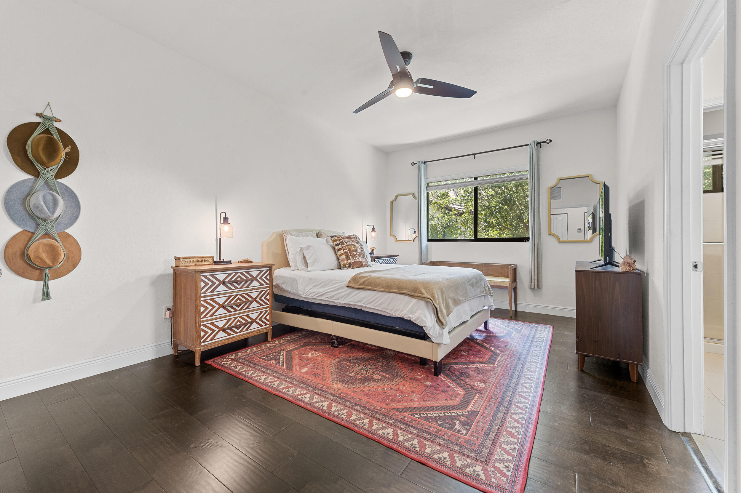 4222 N Dixie Highway 82