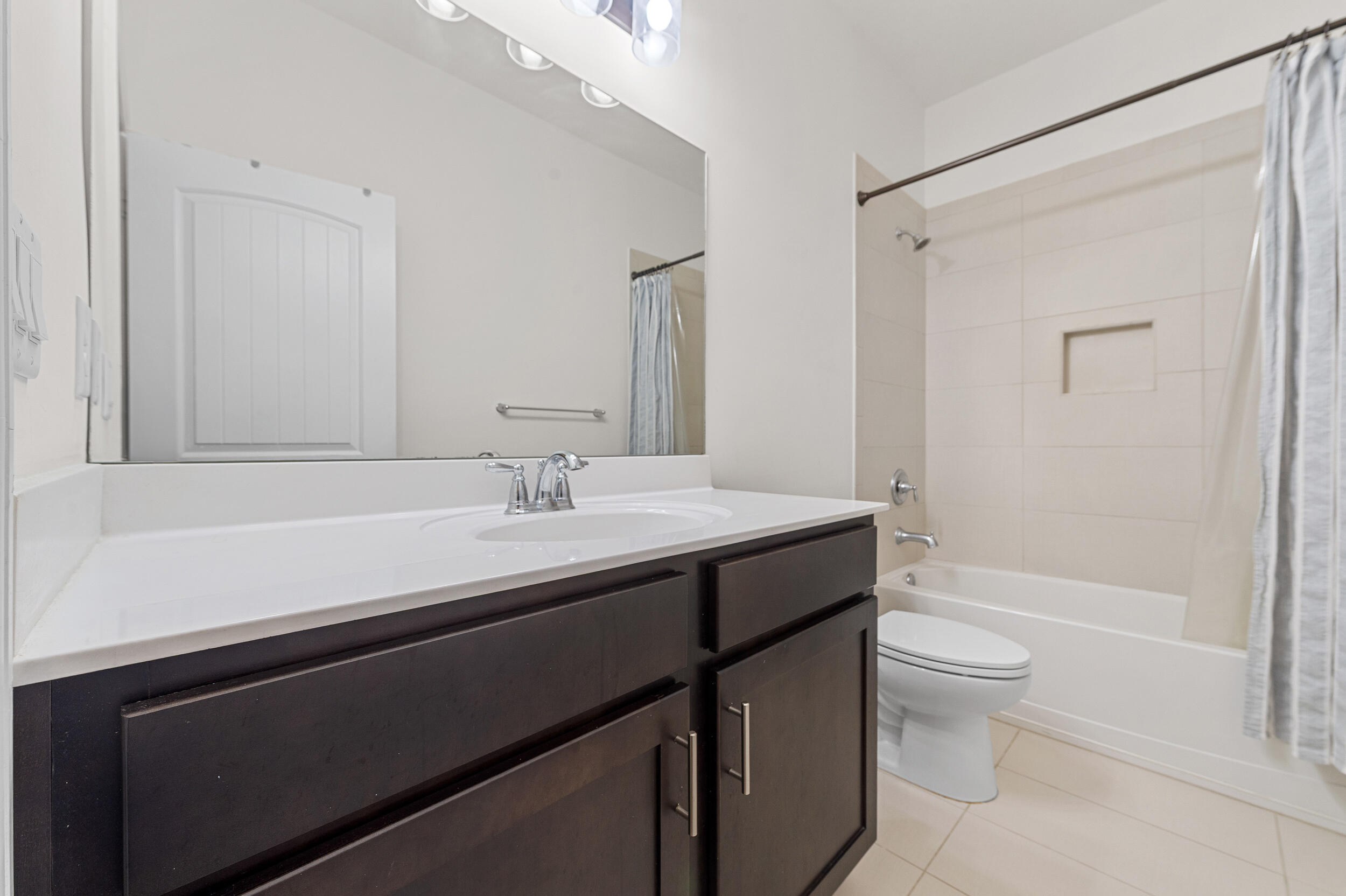 4222 N Dixie Highway 82