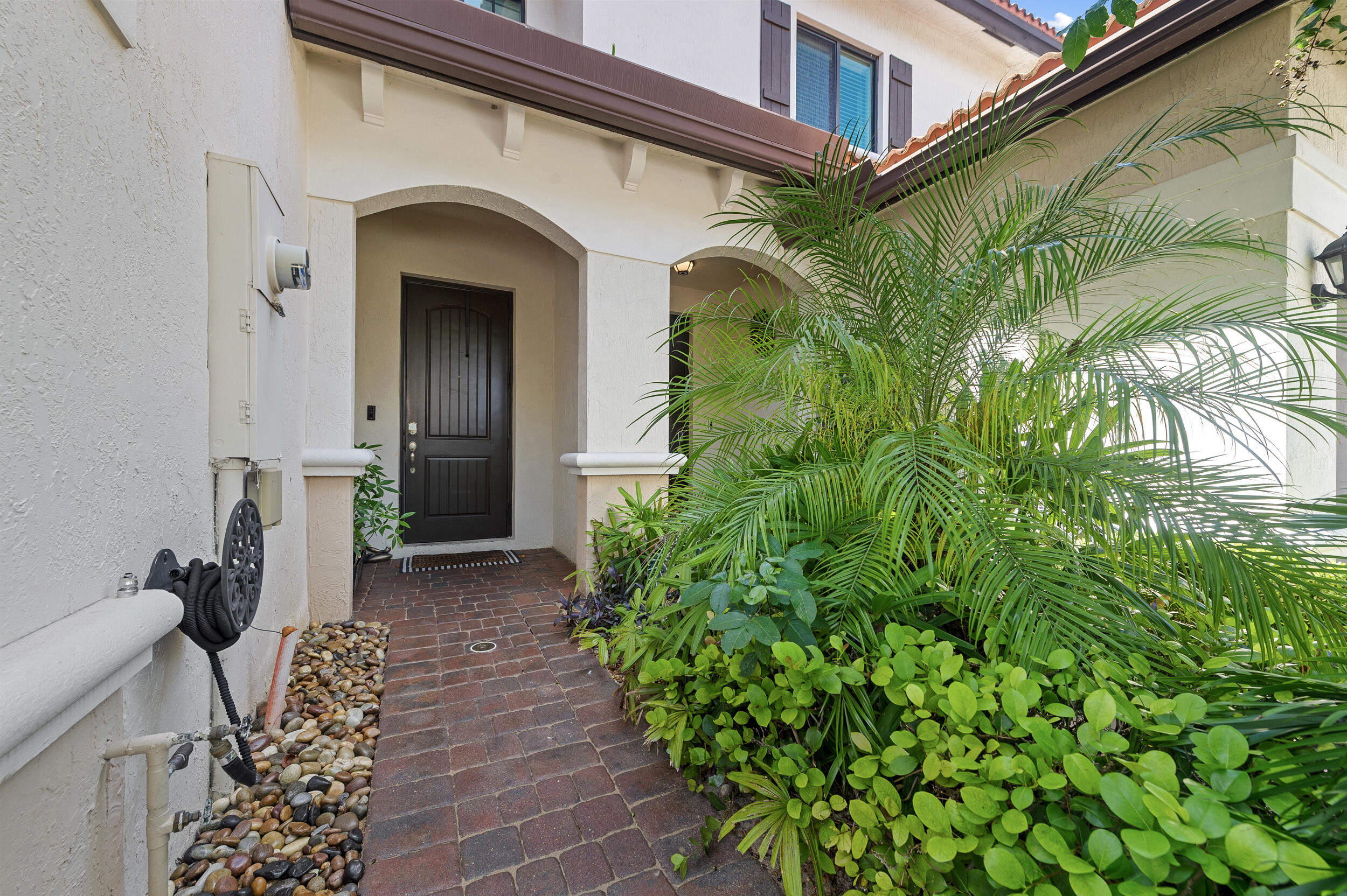 4222 N Dixie Highway 82