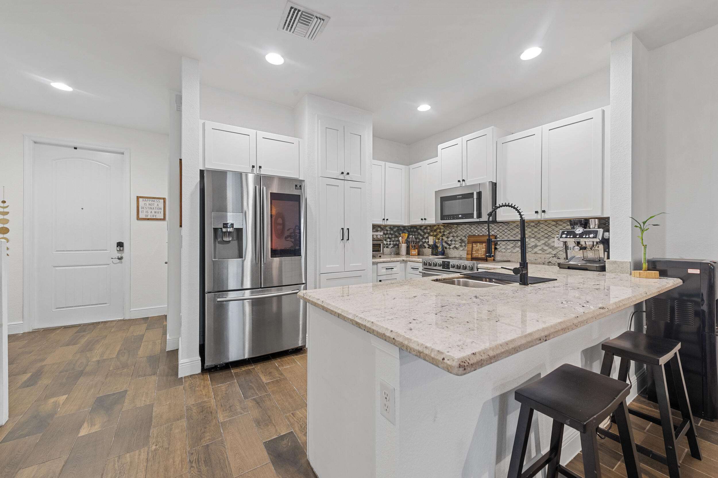 4222 N Dixie Highway 82