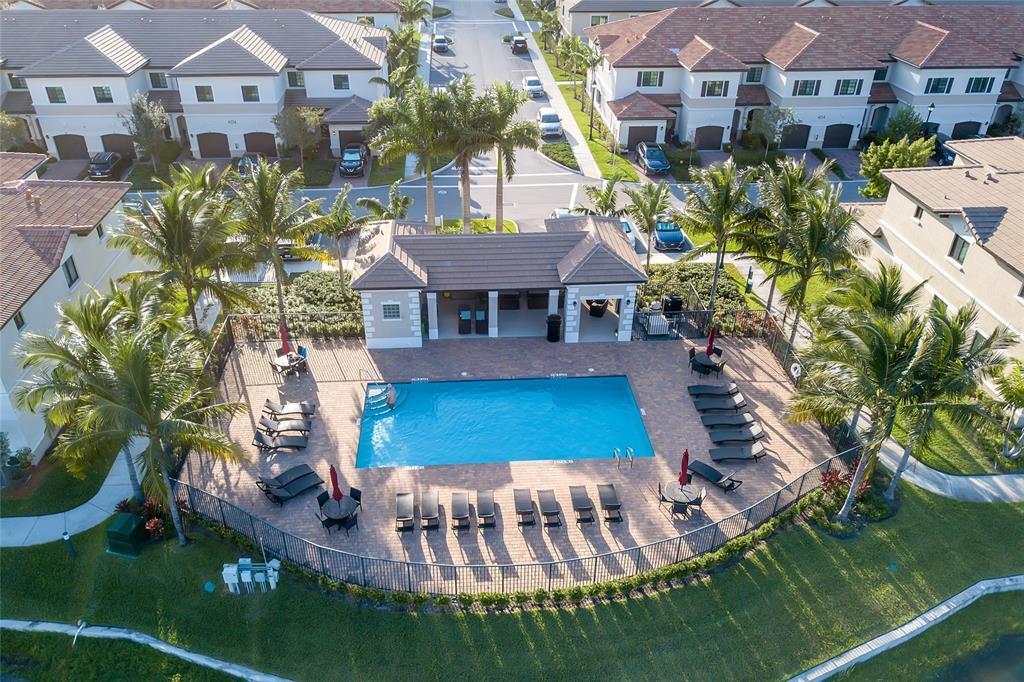 4222 N Dixie Highway 82