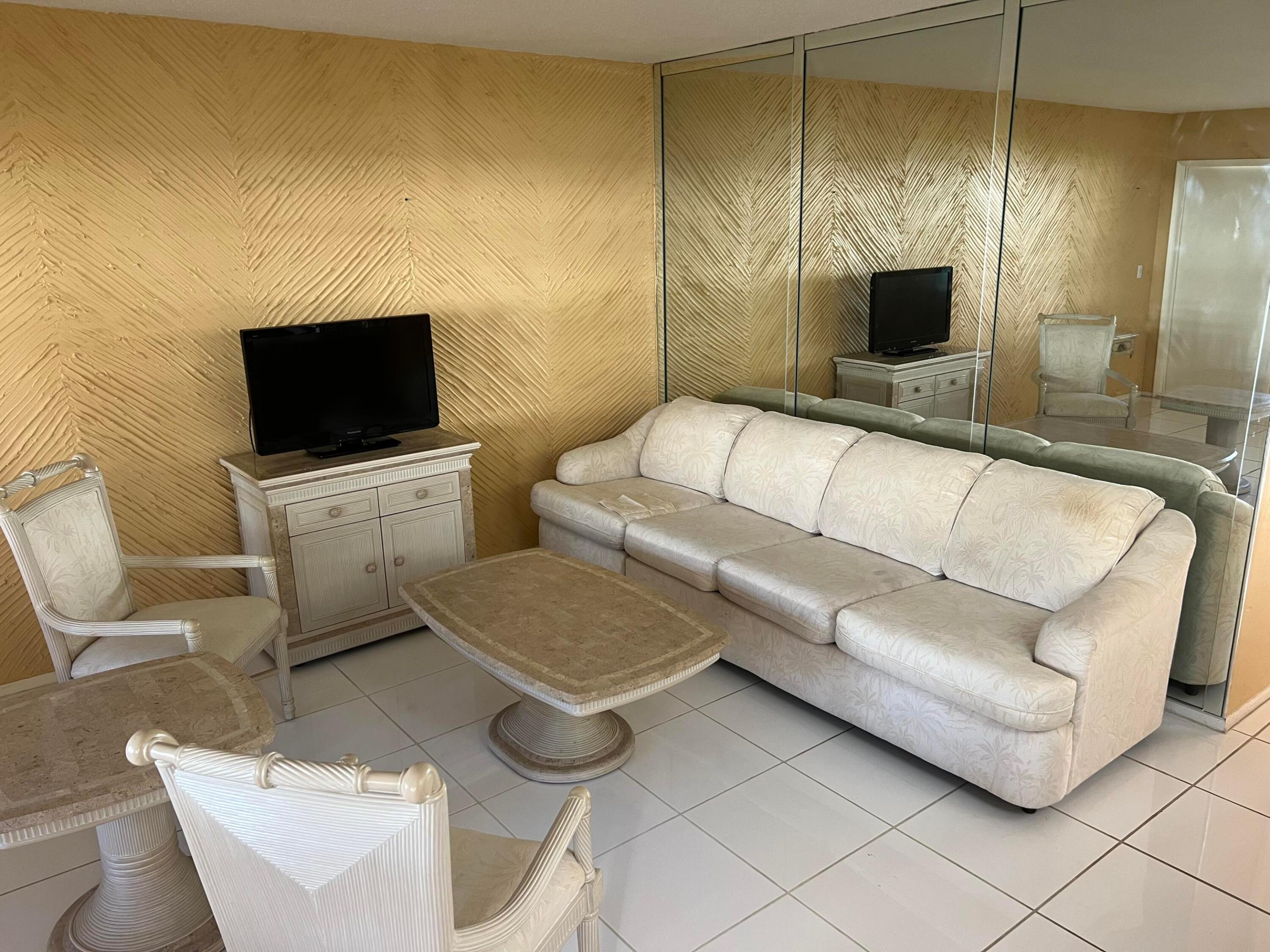 5208 NE 24th Terrace 124