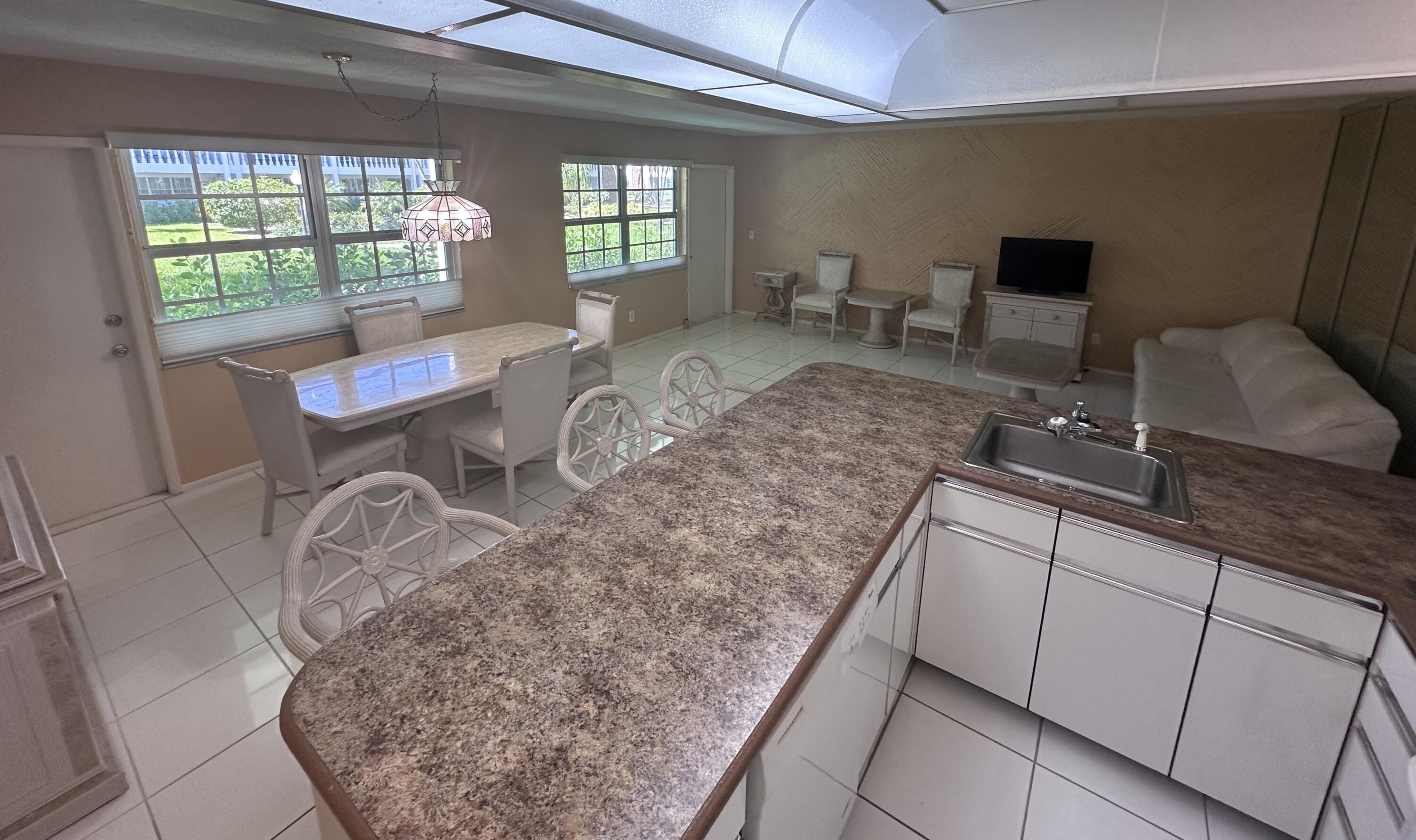 5208 NE 24th Terrace 124