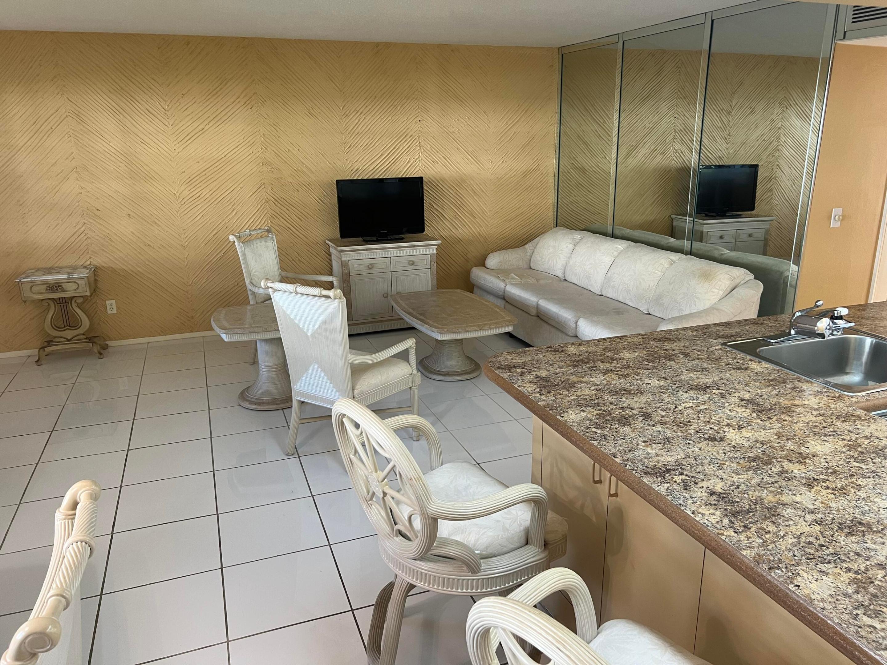 5208 NE 24th Terrace 124