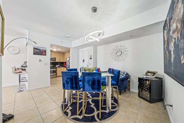 511 SE 5 Avenue 1722