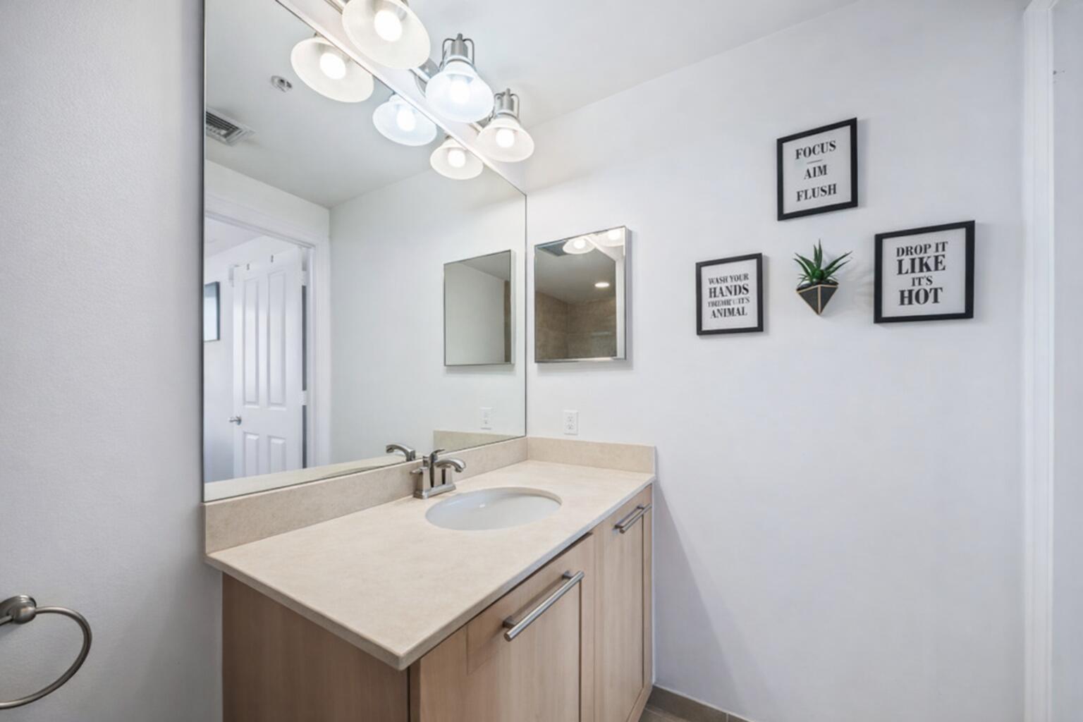 511 SE 5 Avenue 1722