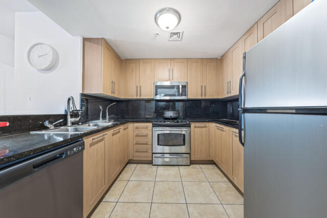 511 SE 5 Avenue 1722