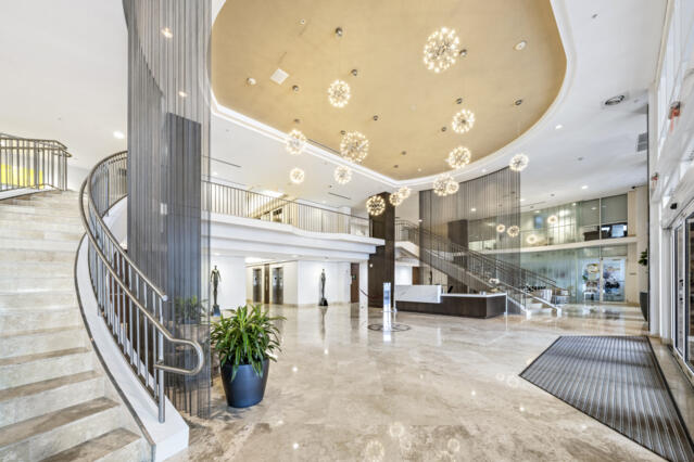 511 SE 5 Avenue 1722