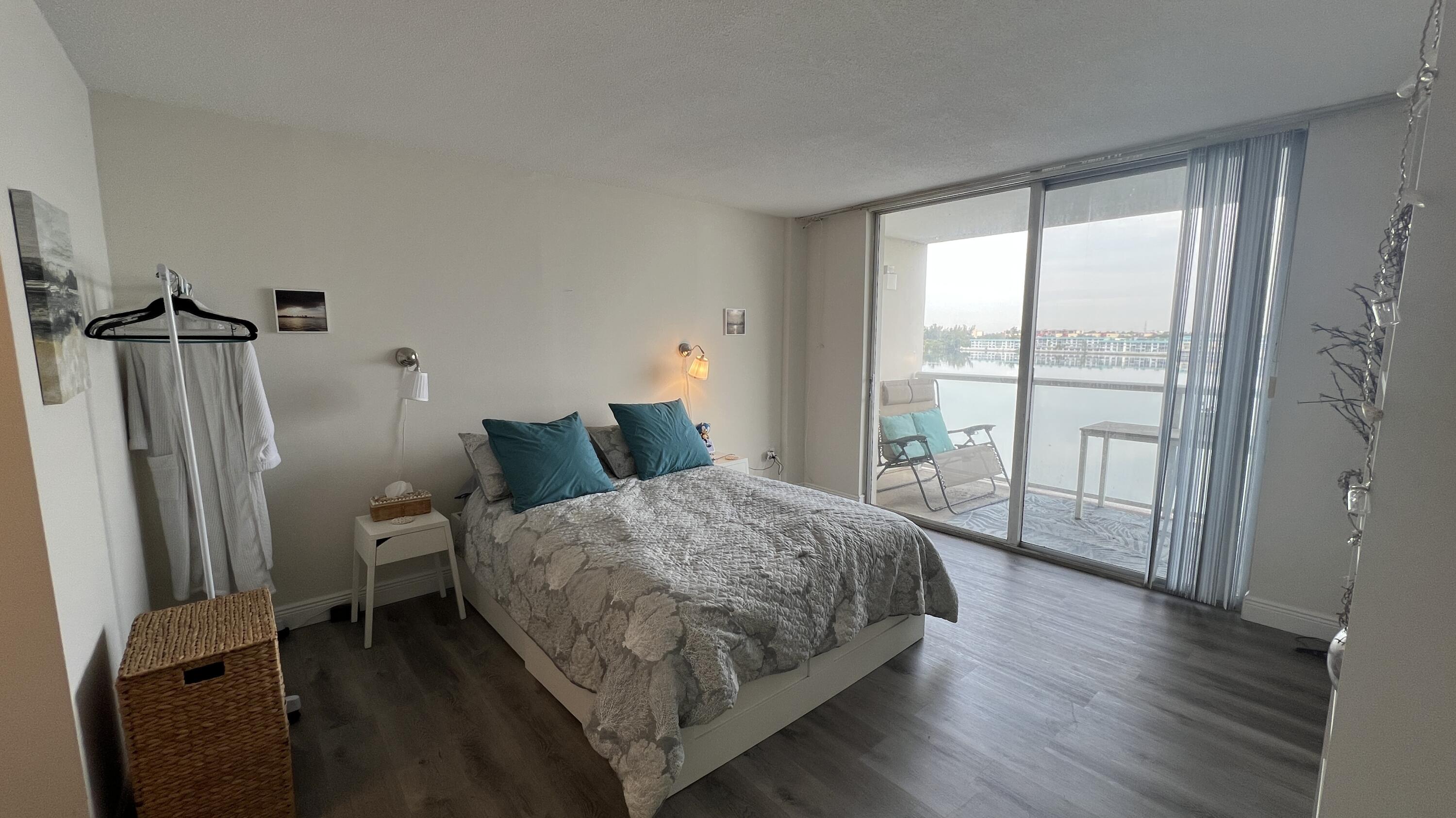 1301 NE Miami Gardens Drive Unit: 514w