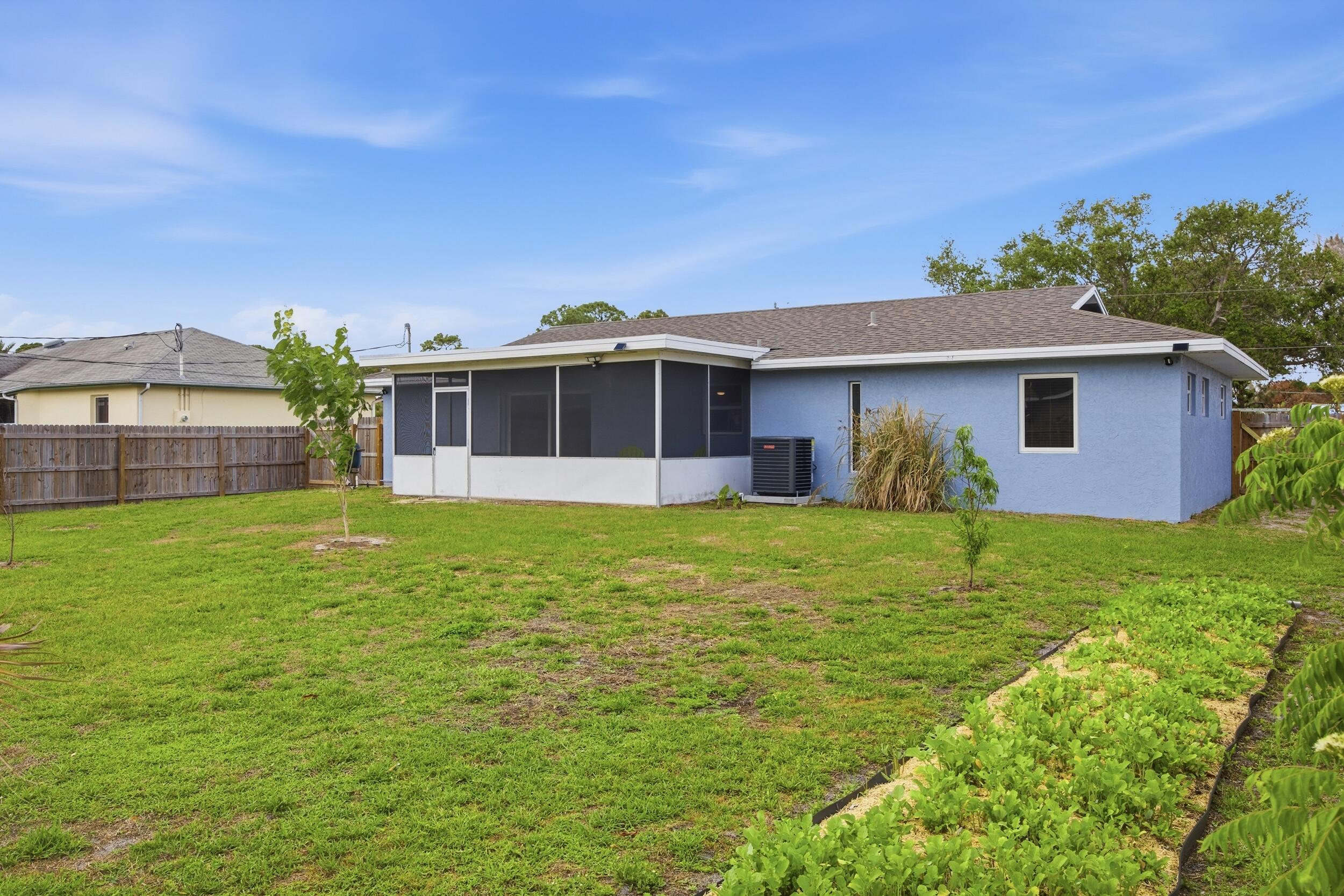 424 SE Fallon Drive, Port St. Lucie