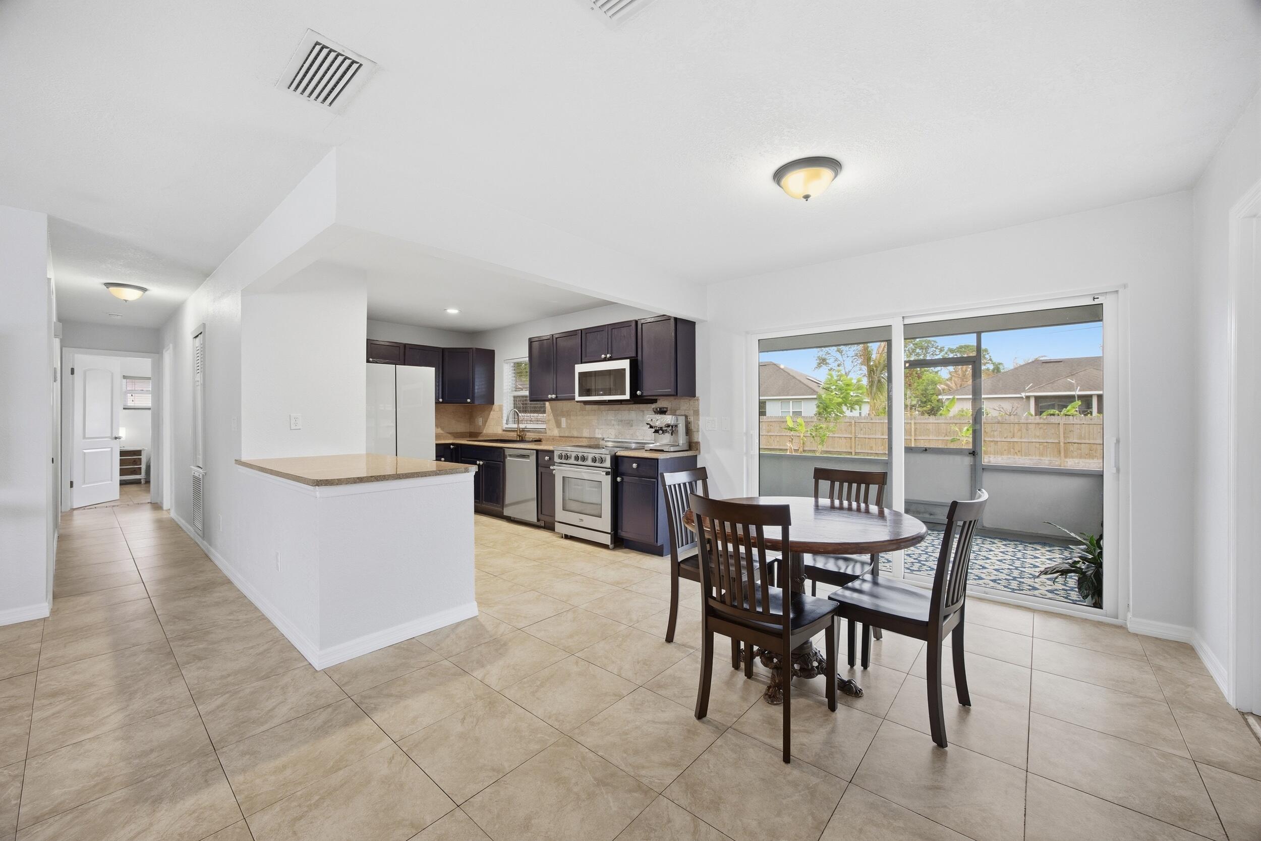 424 SE Fallon Drive, Port St. Lucie