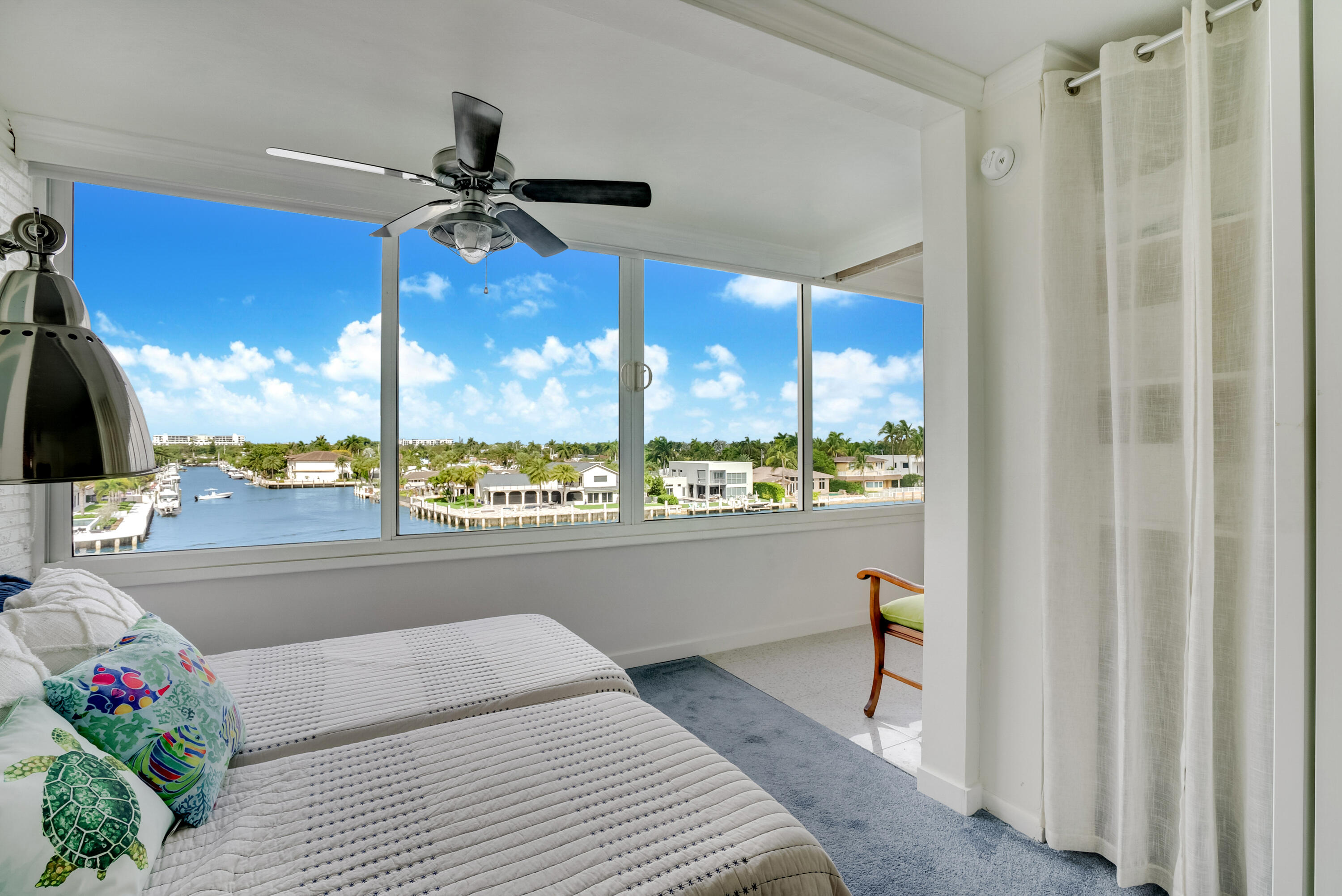 201 N Riverside Drive 402