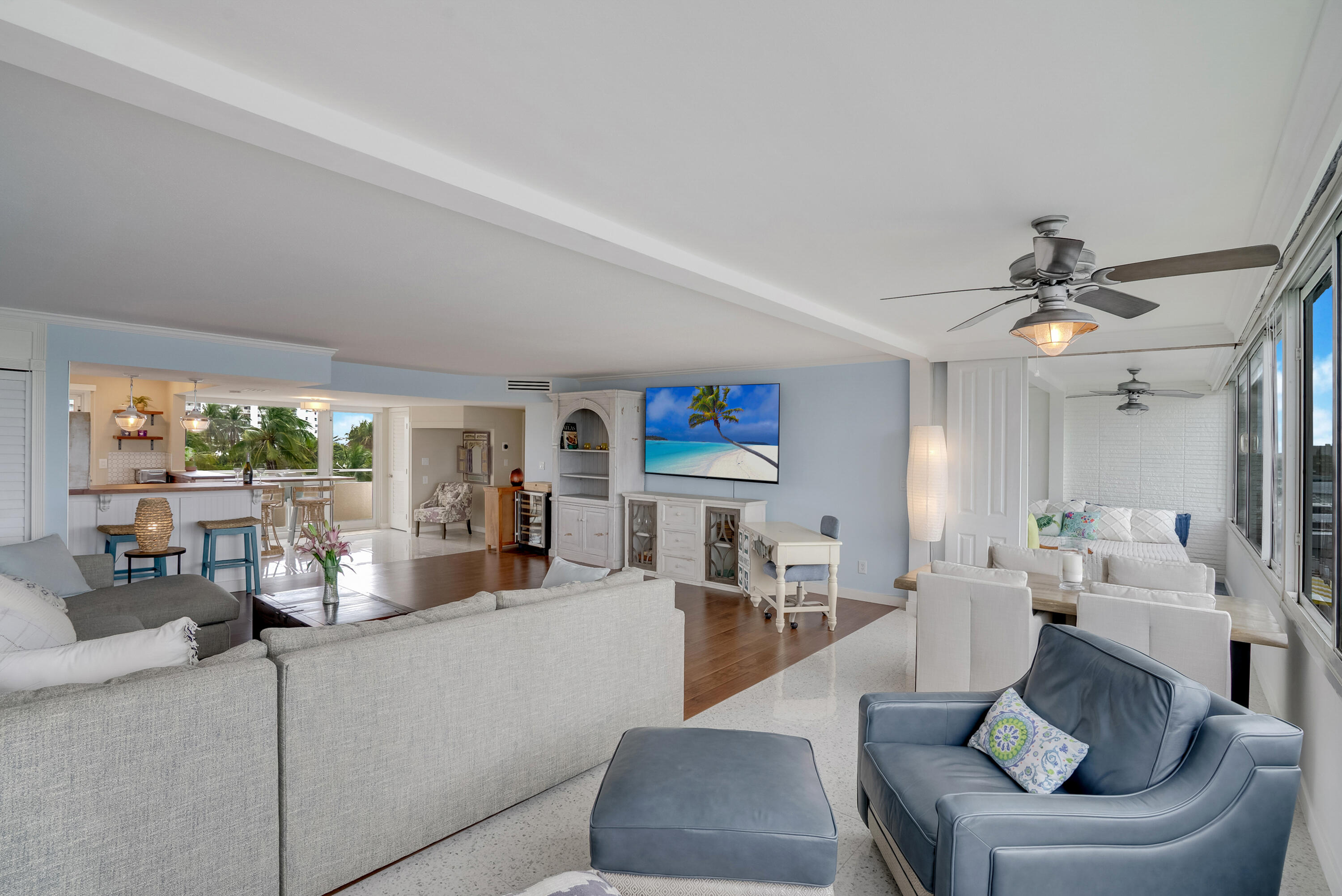 201 N Riverside Drive 402