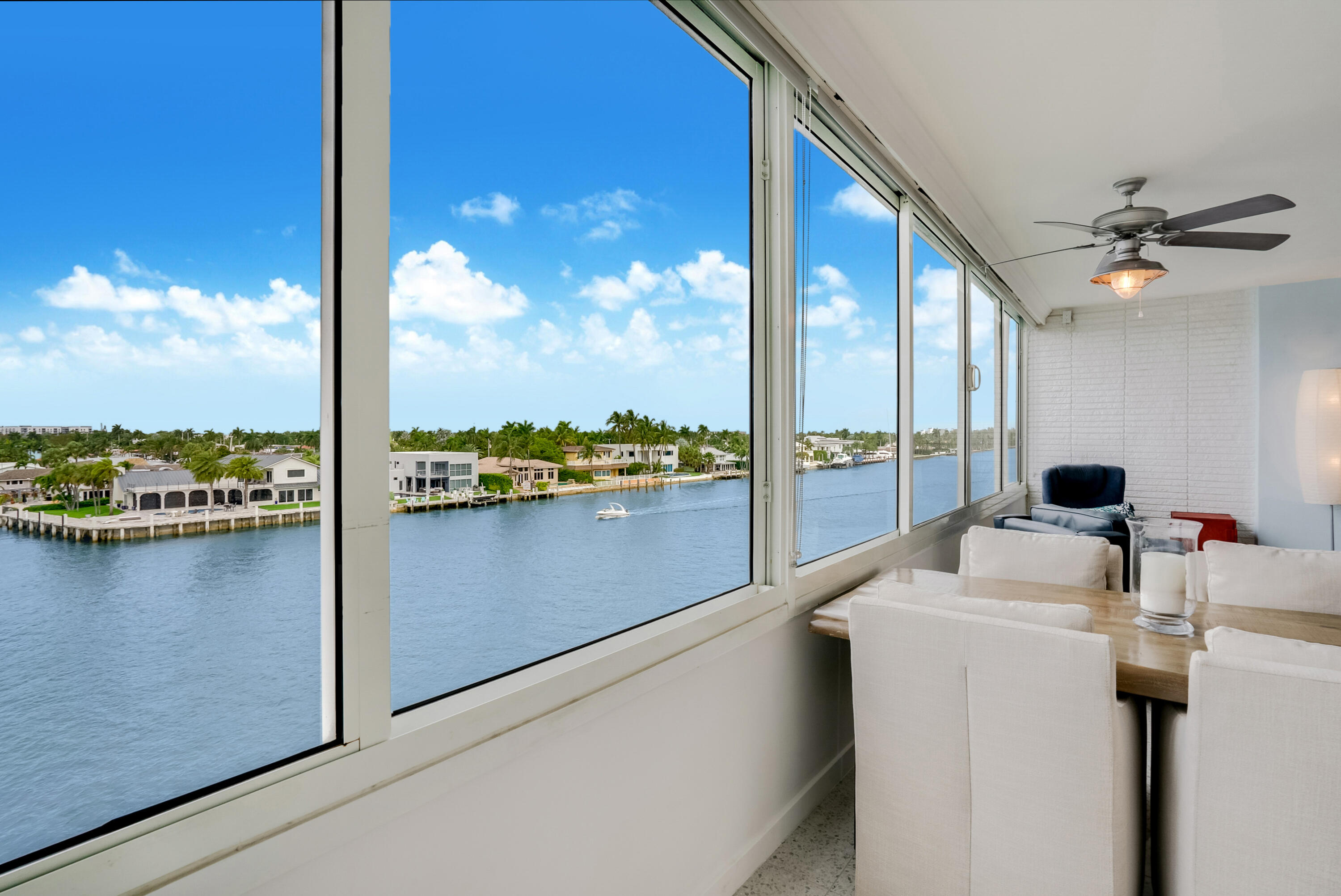201 N Riverside Drive 402