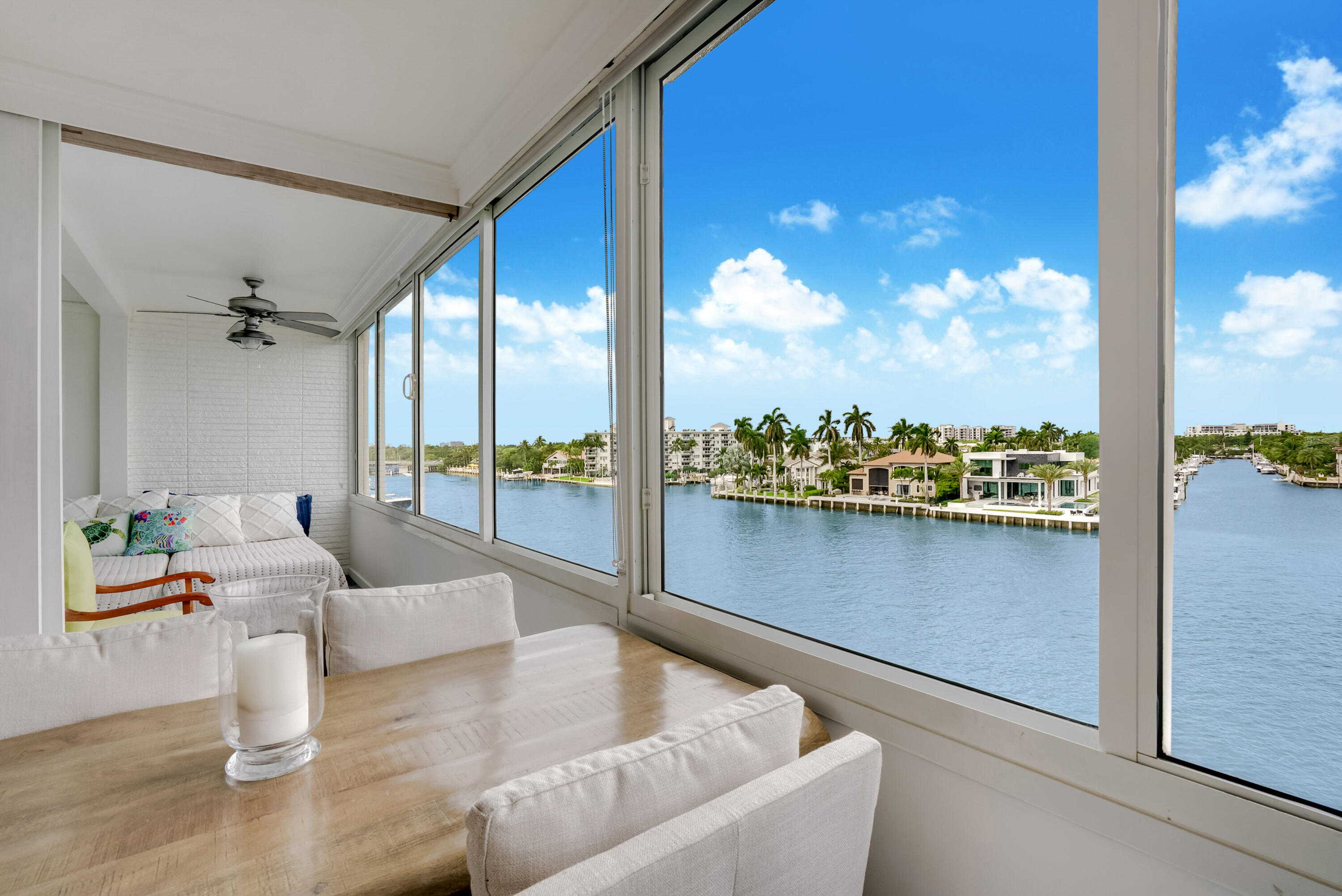 201 N Riverside Drive 402