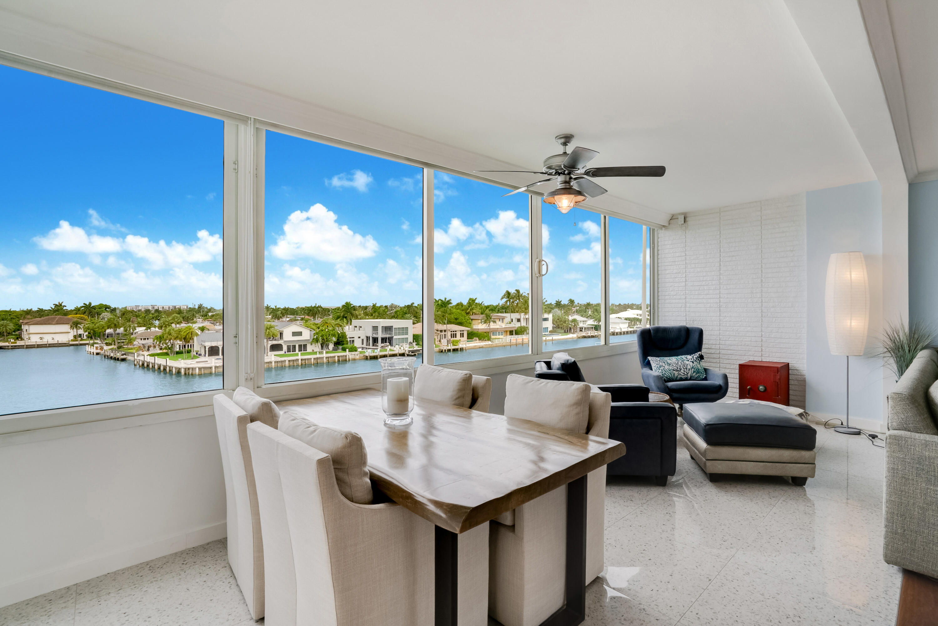 201 N Riverside Drive 402