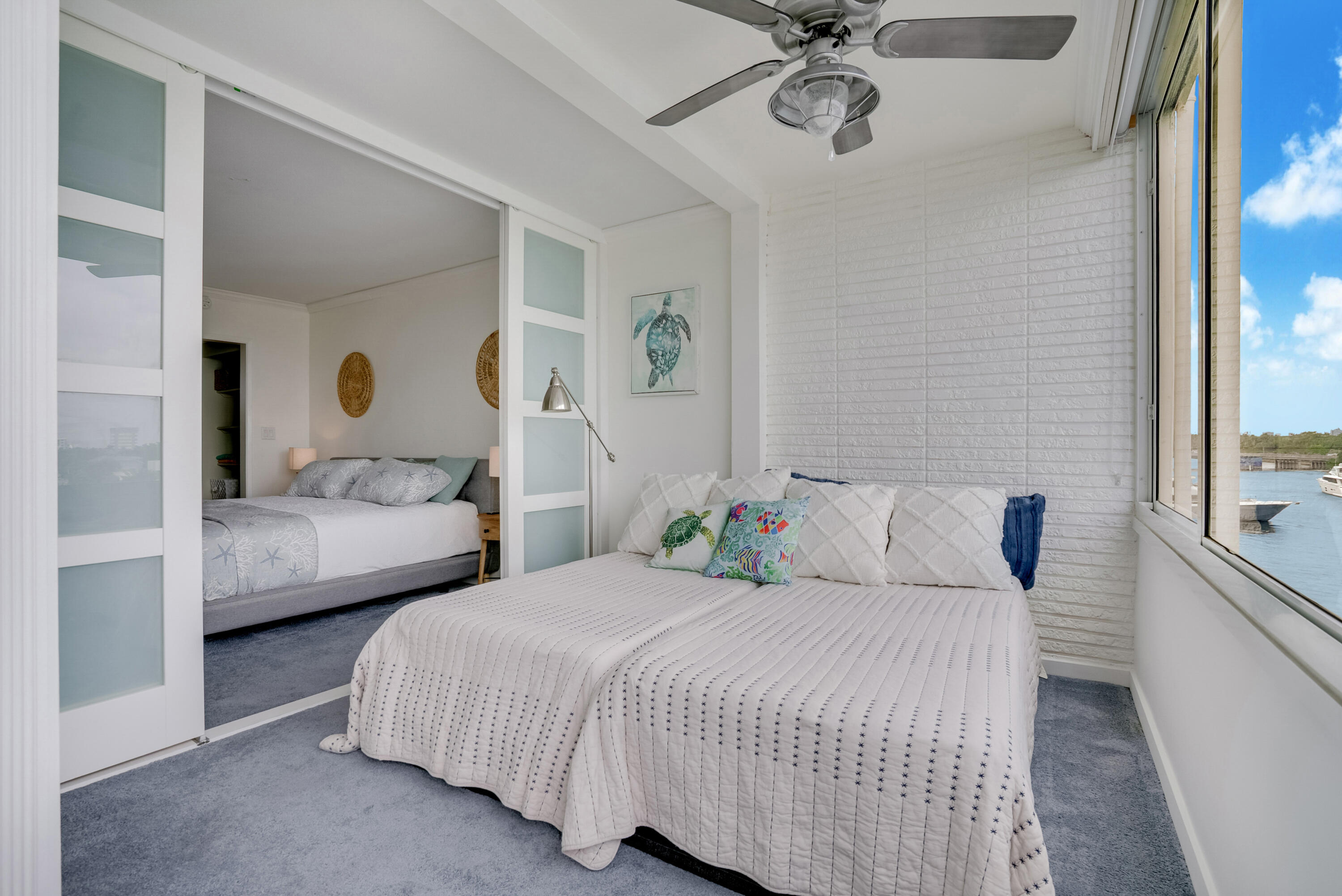 201 N Riverside Drive 402