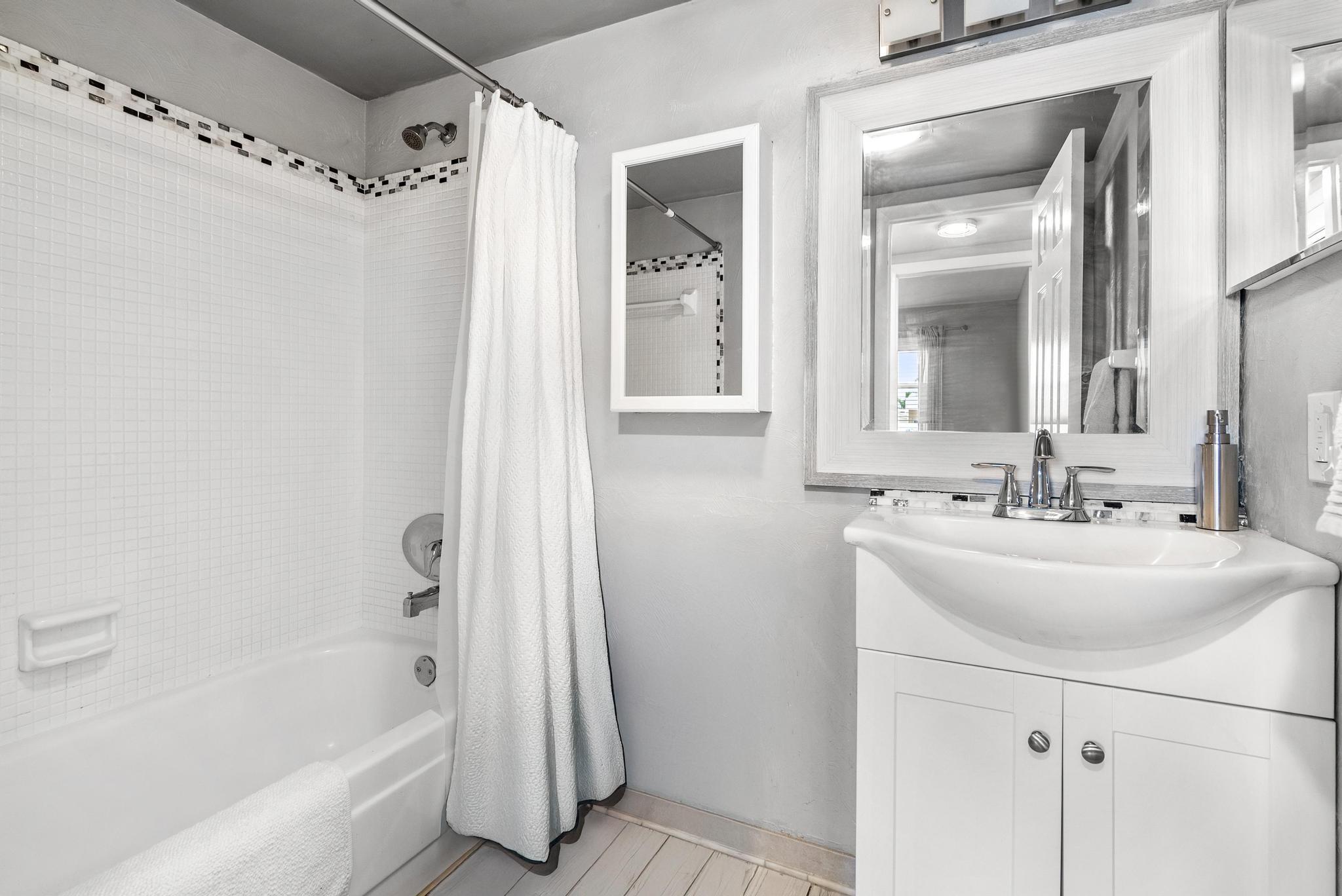 1461 S Ocean Boulevard 304, Lauderdale-By-The-Sea Unit: 304