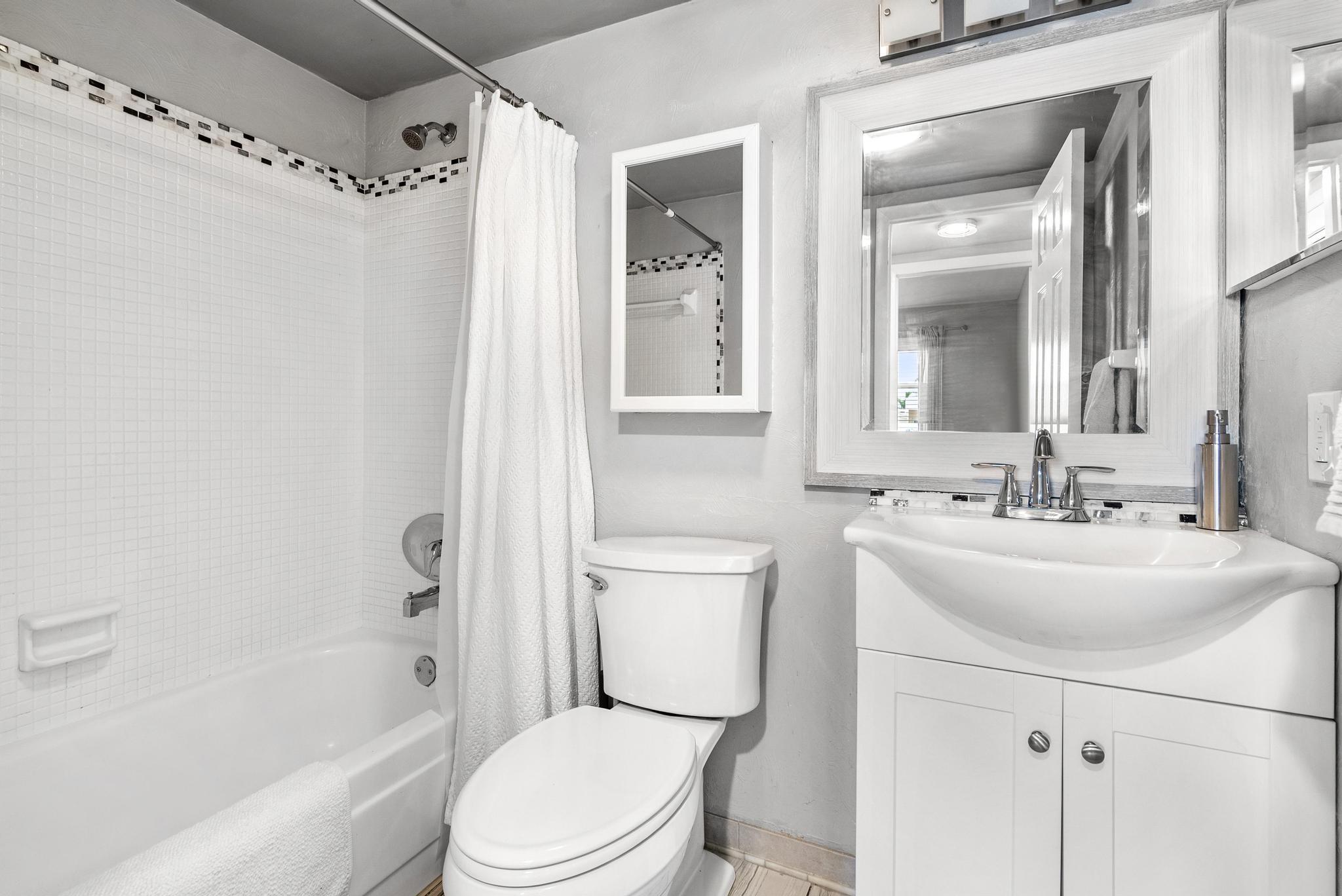 1461 S Ocean Boulevard 304, Lauderdale-By-The-Sea Unit: 304