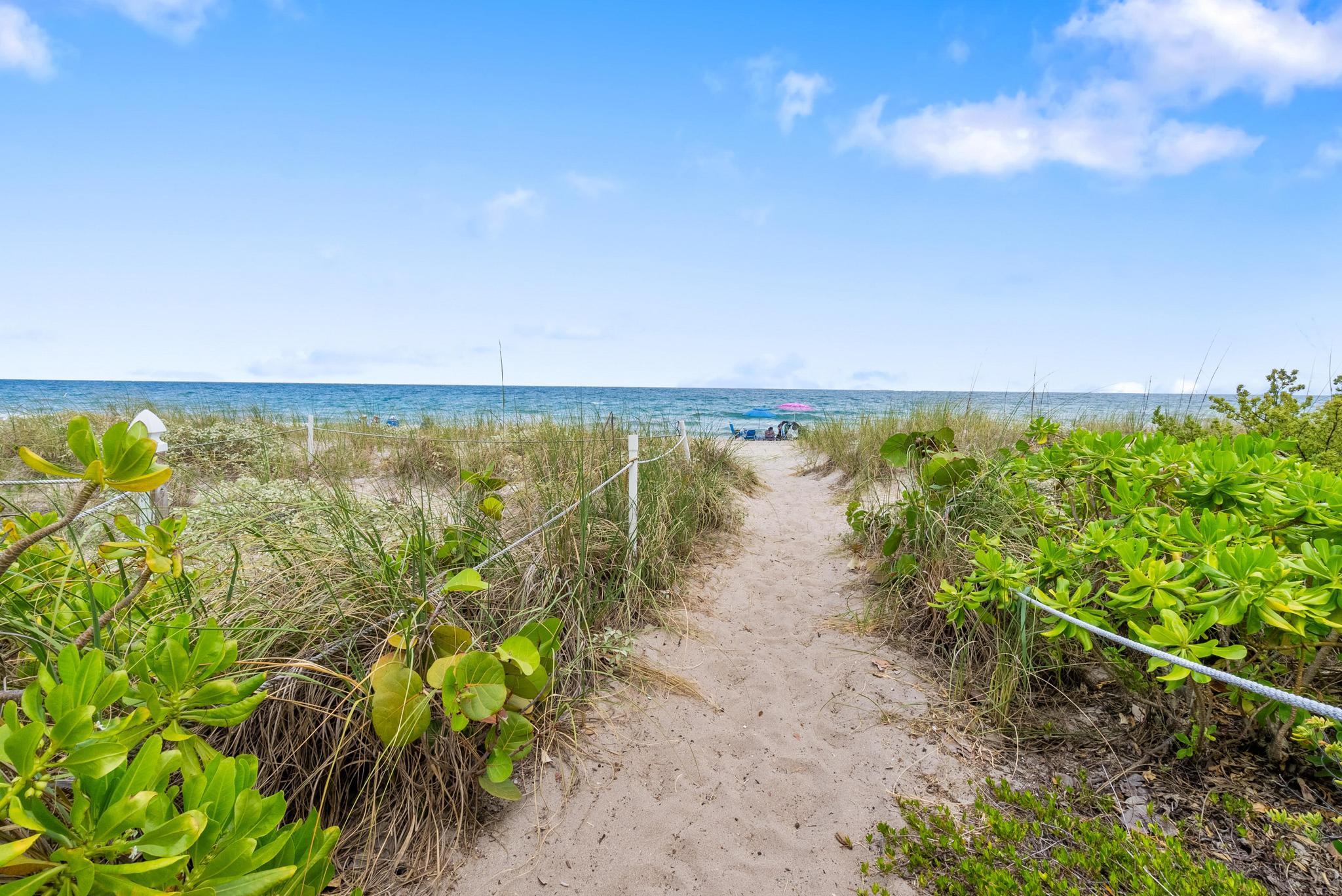 1461 S Ocean Boulevard 304, Lauderdale-By-The-Sea Unit: 304
