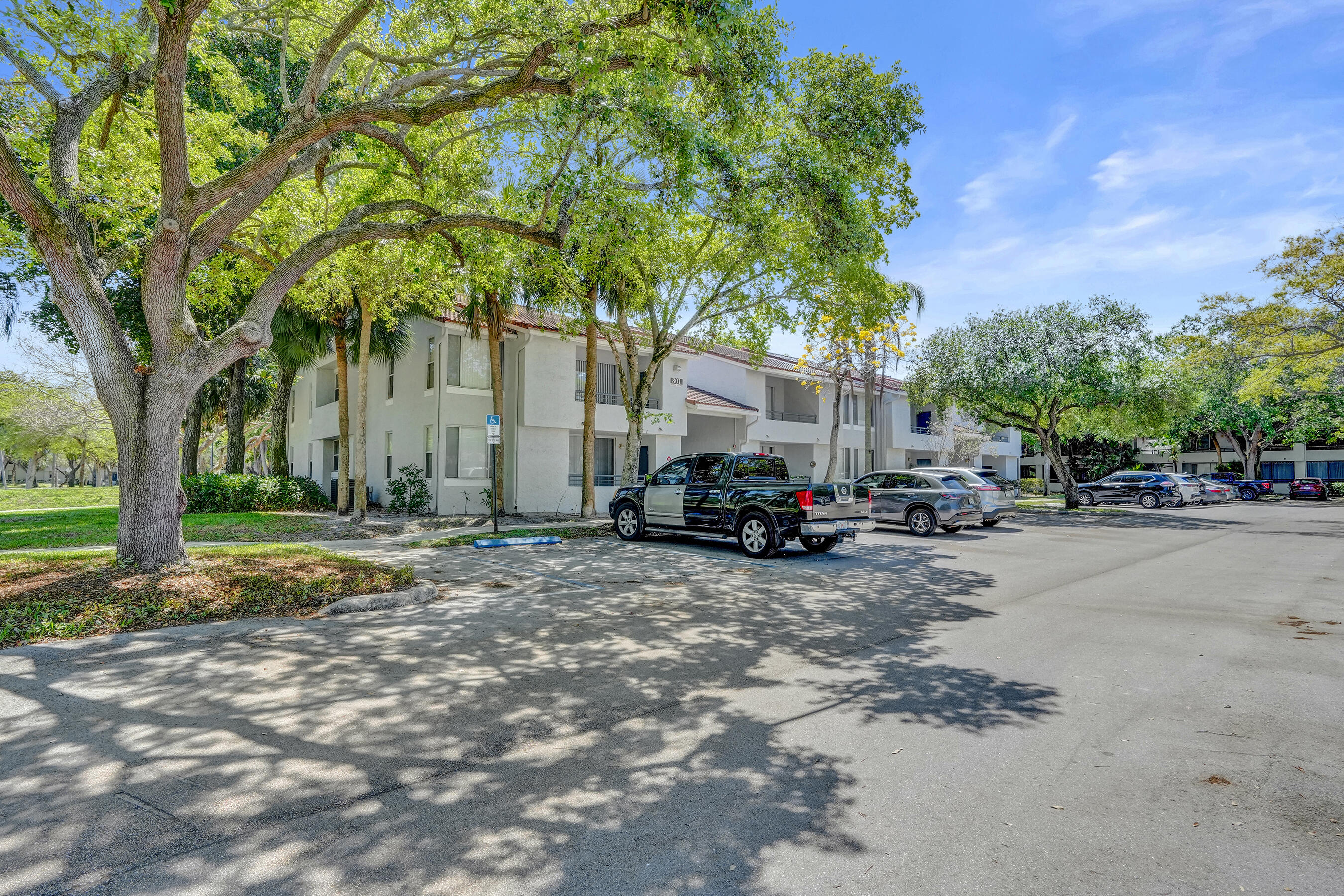 801 Lyons Road 19103