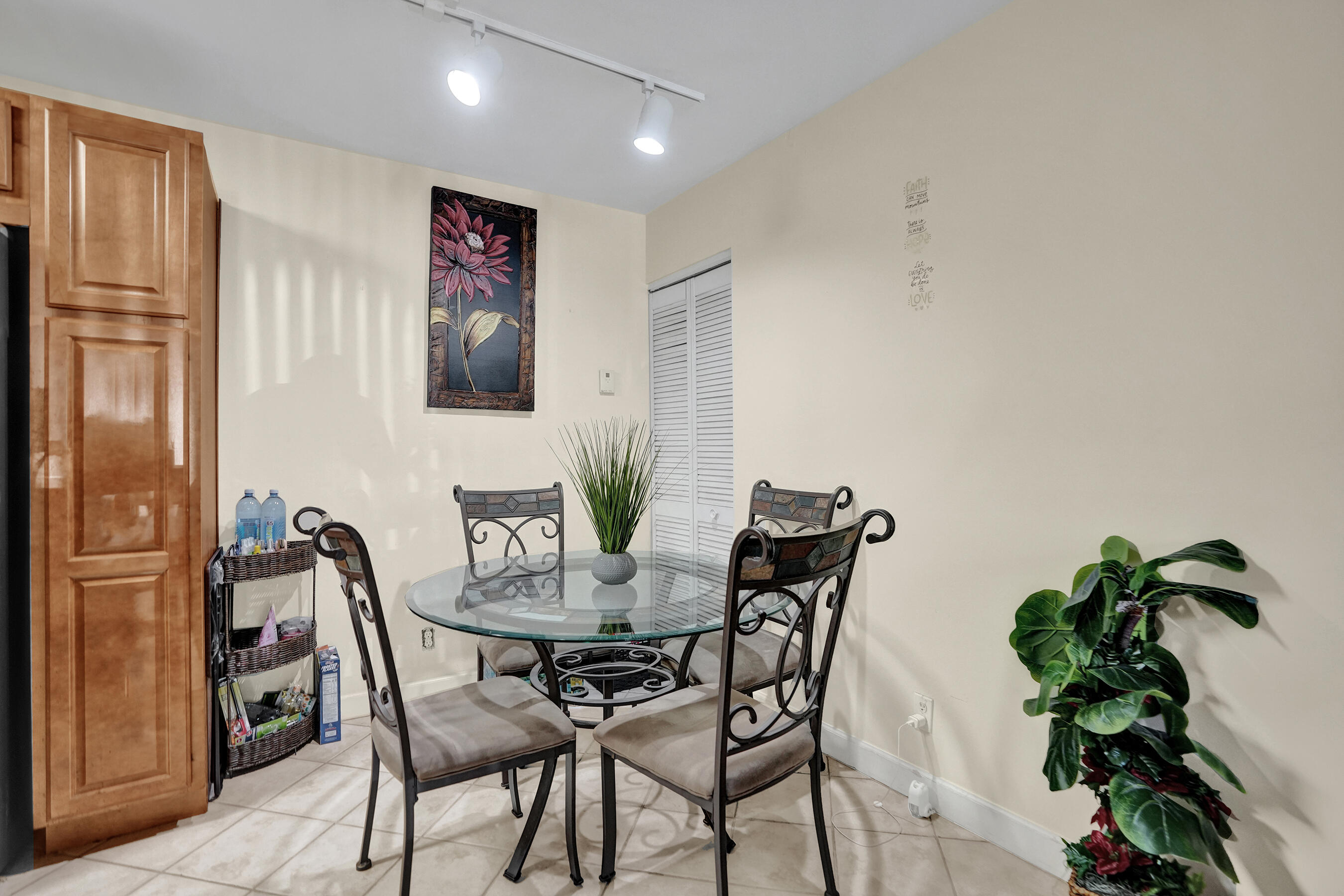 801 Lyons Road 19103