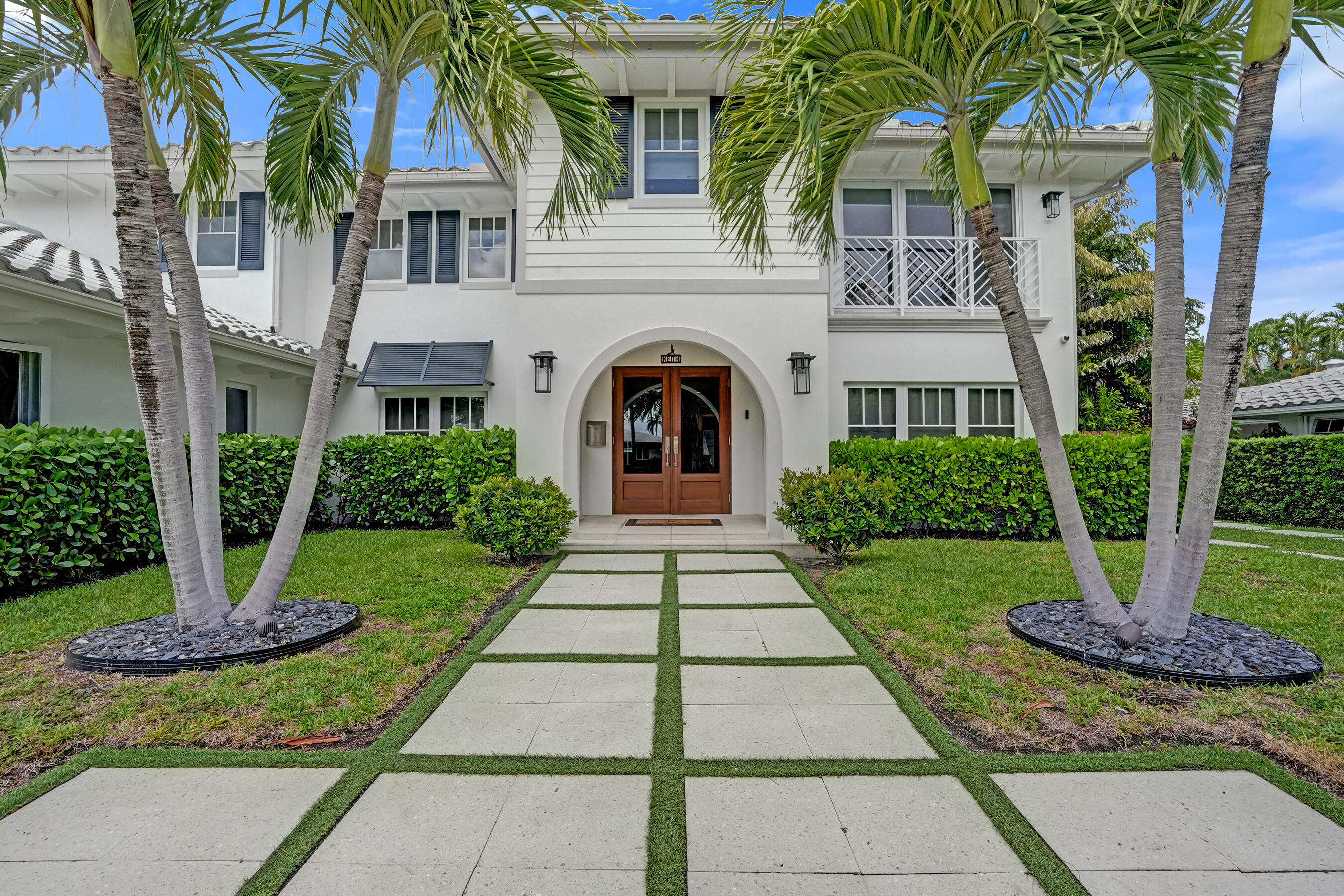 738 Middle River Drive