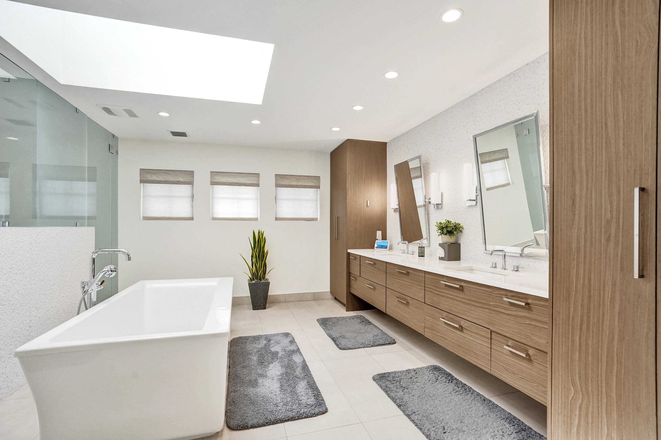 738 Middle River Drive