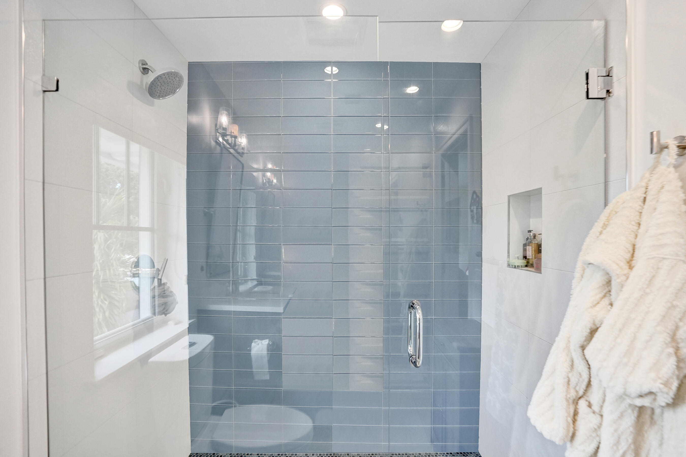 738 Middle River Drive