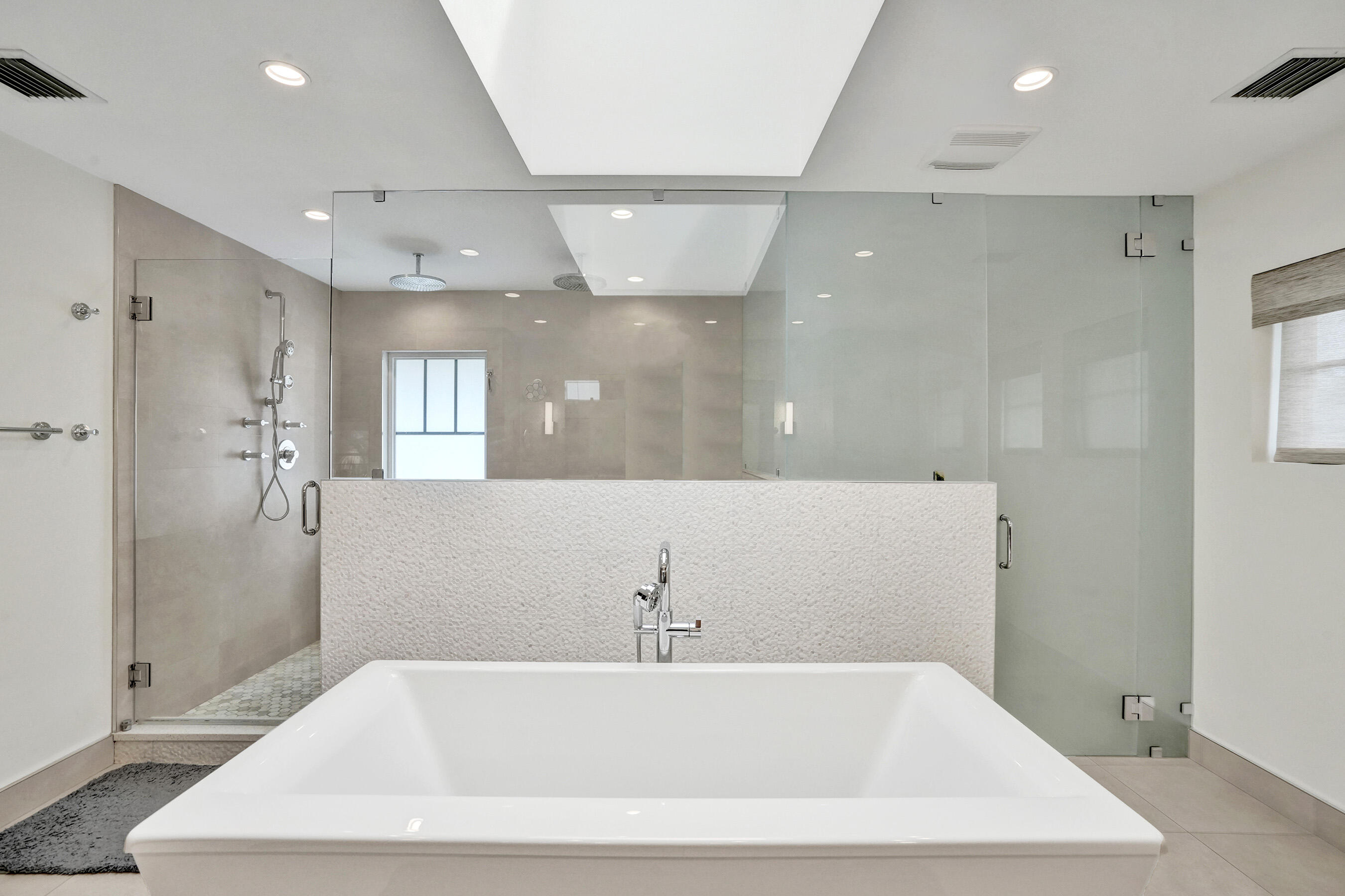 738 Middle River Drive