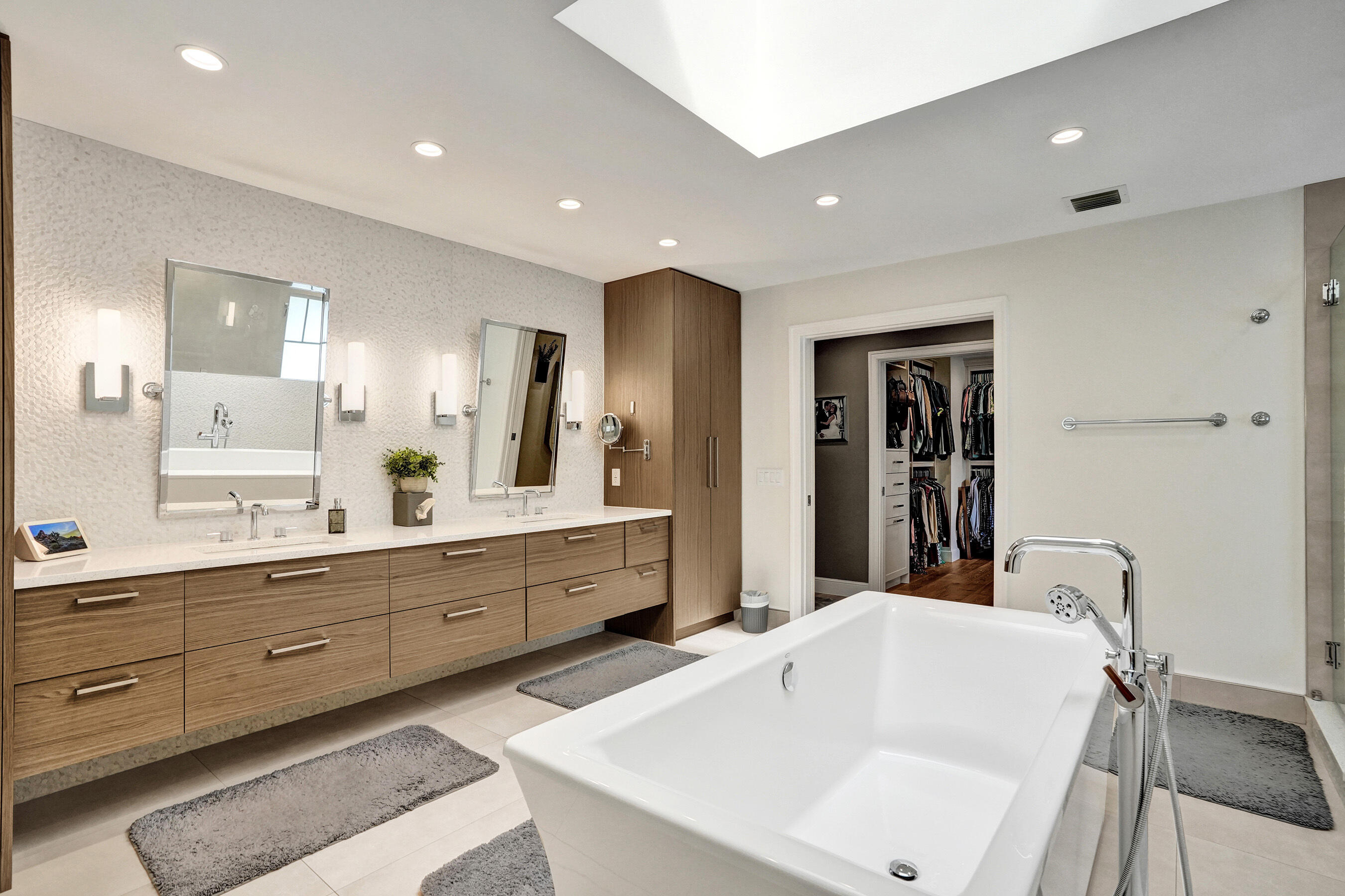 738 Middle River Drive