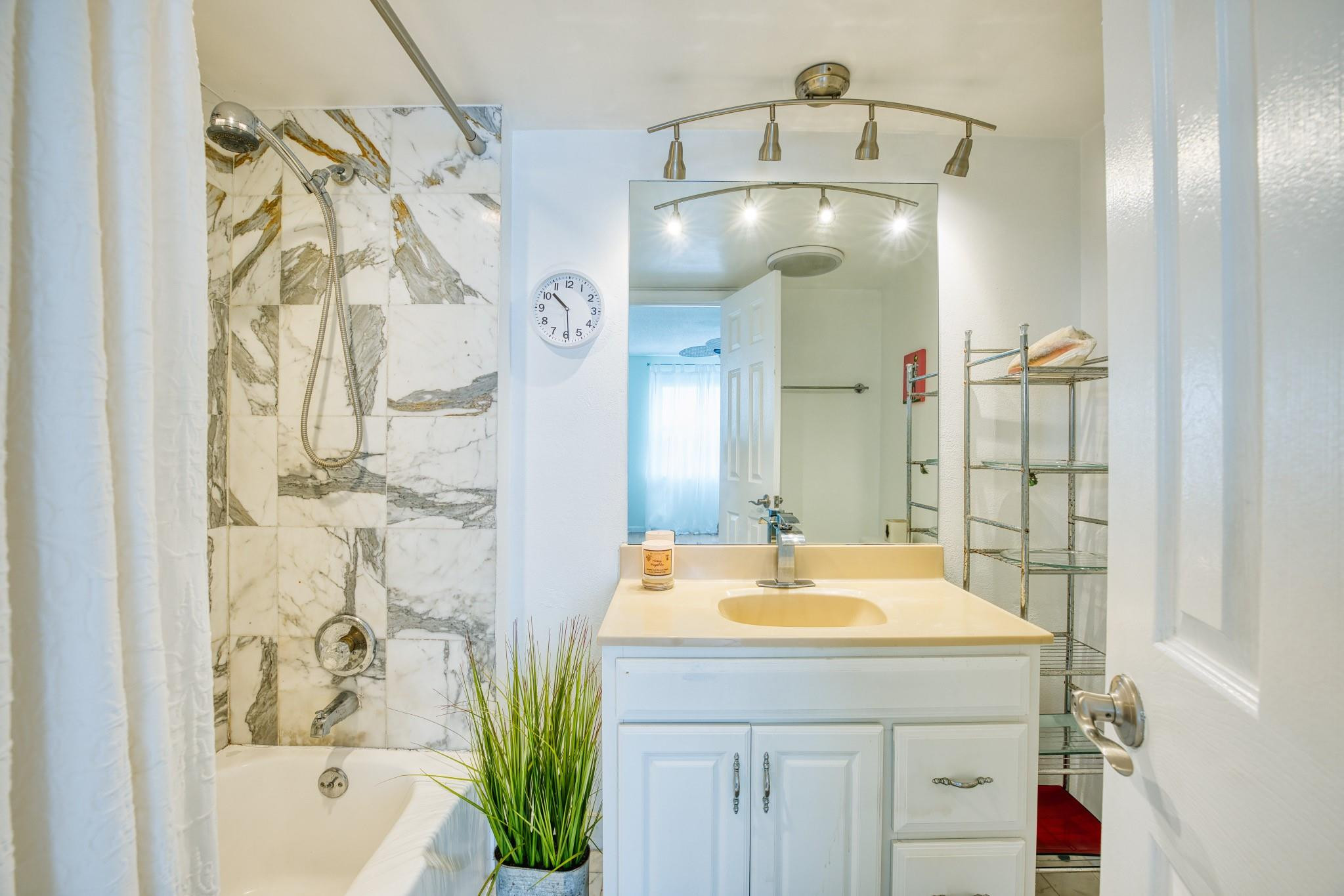 2829 NE 33rd Court 506