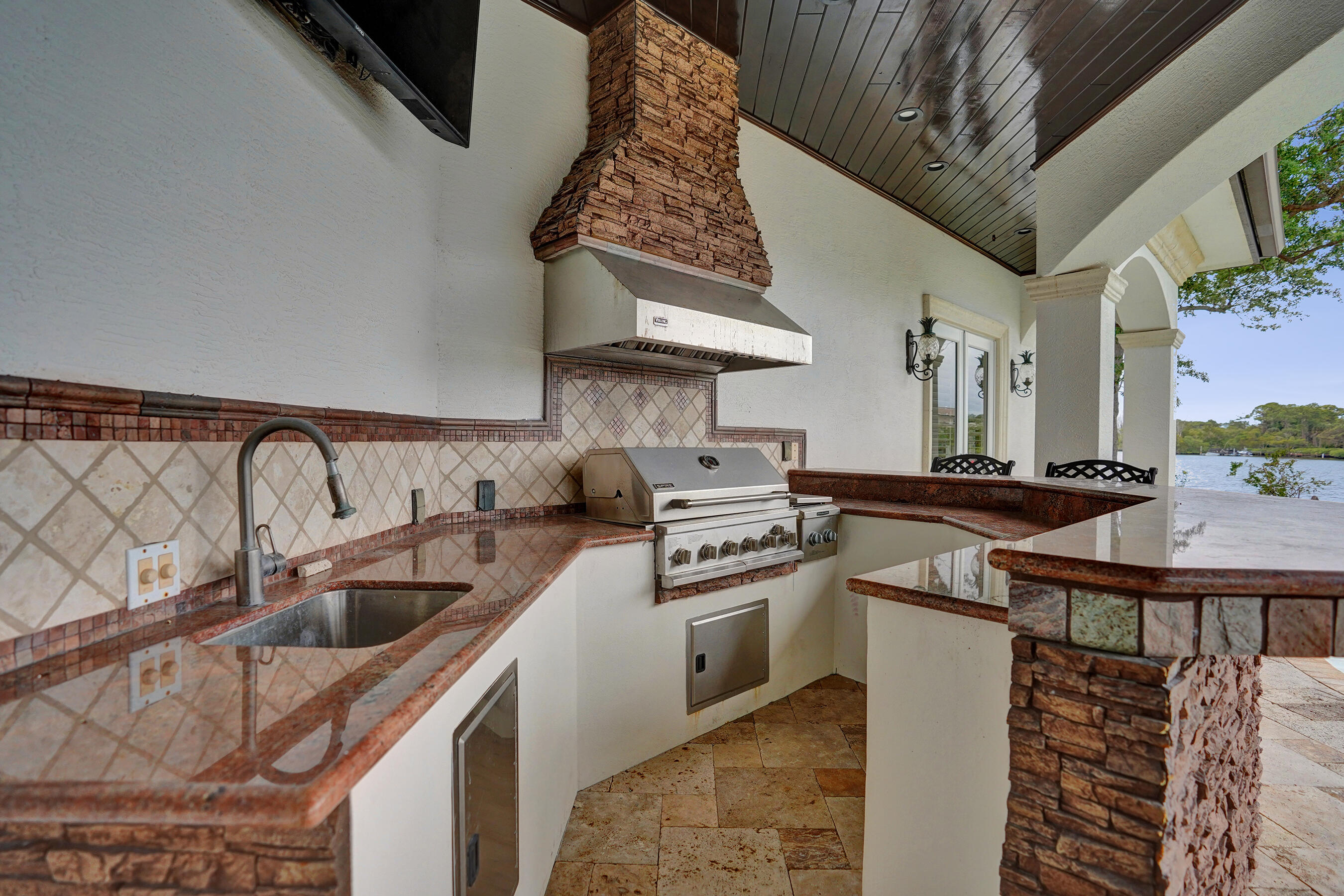 18669 SE Palm Island Lane