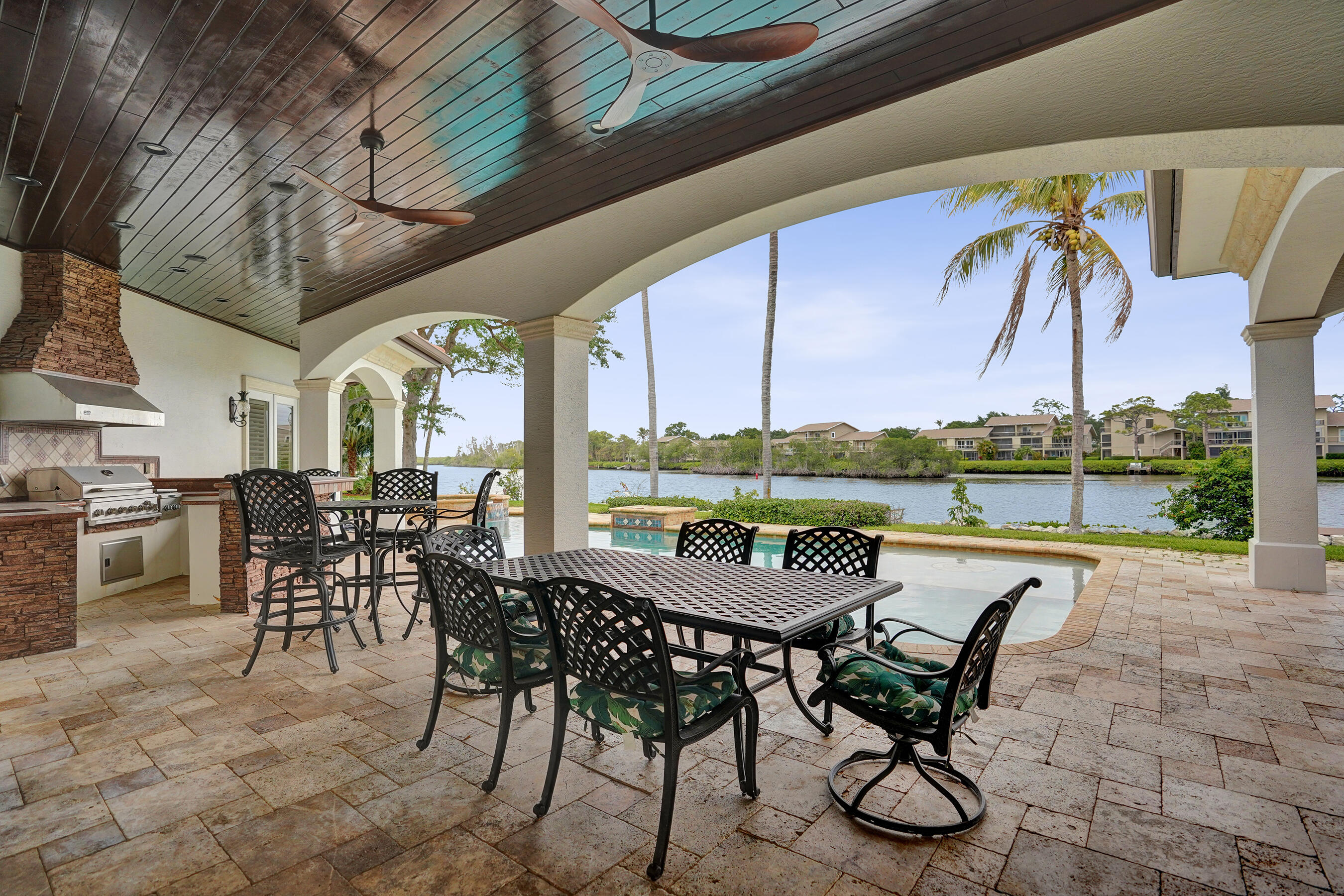 18669 SE Palm Island Lane