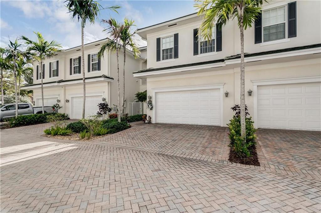 1127 N Victoria Park Road