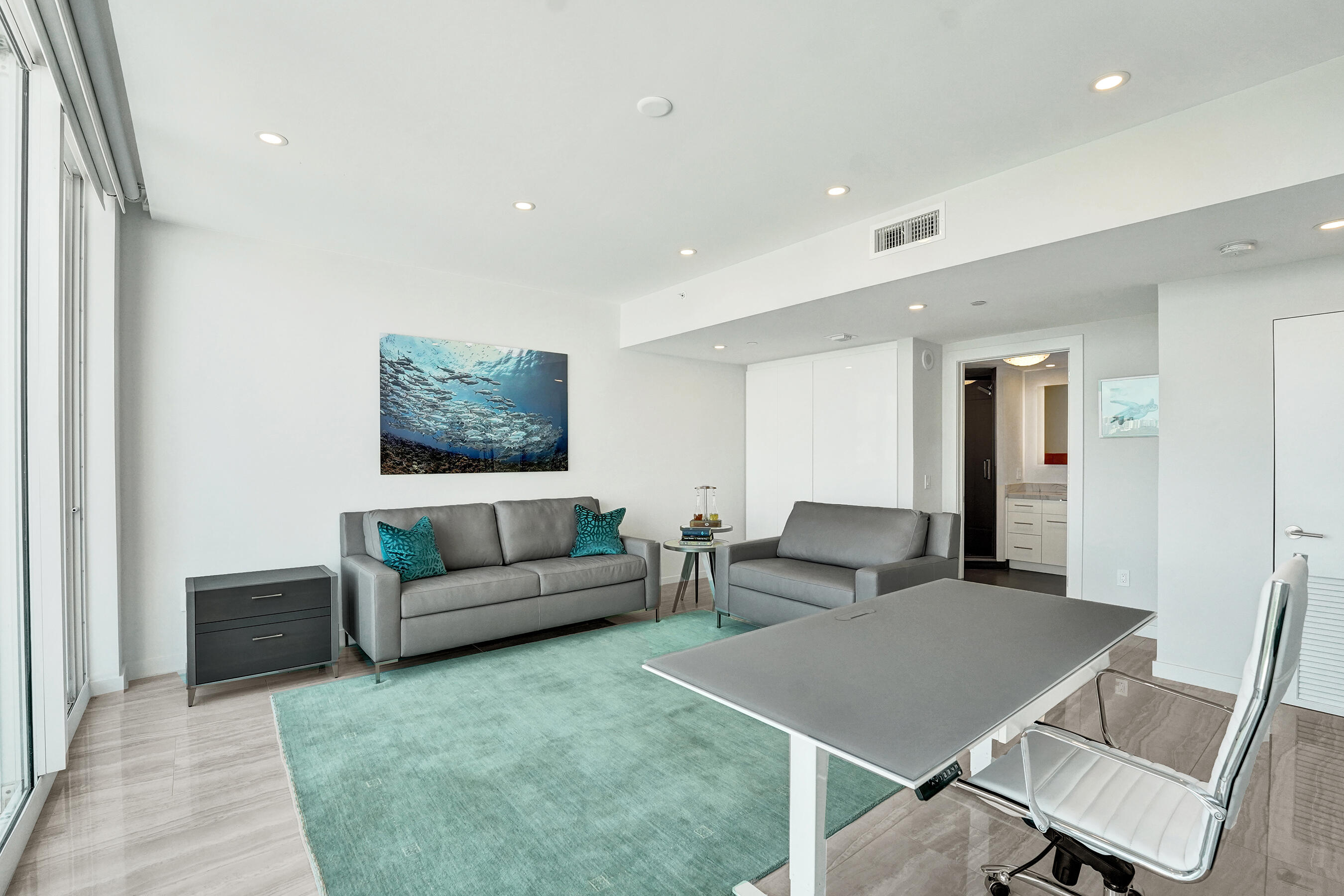 2845 NE 9th Street Ph5