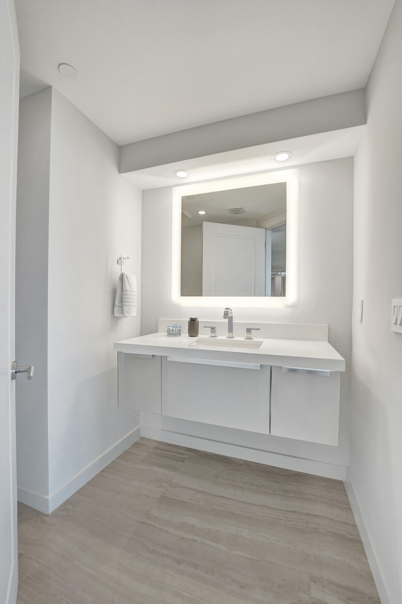 2845 NE 9th Street Ph5