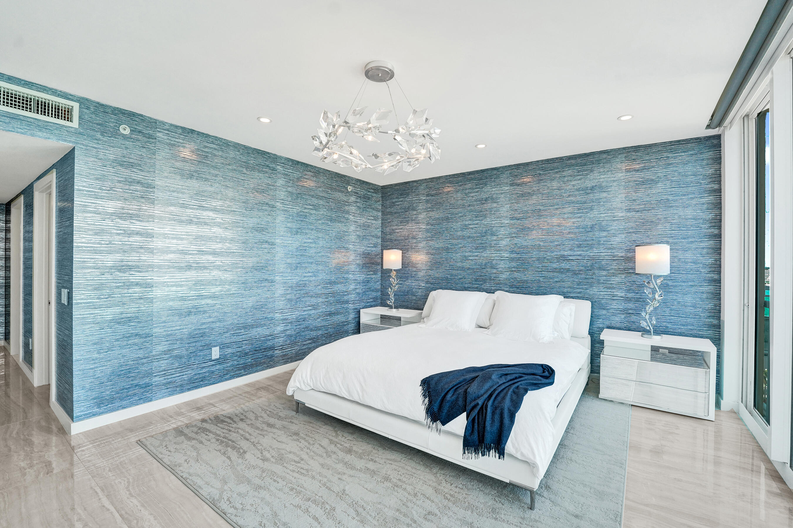 2845 NE 9th Street Ph5