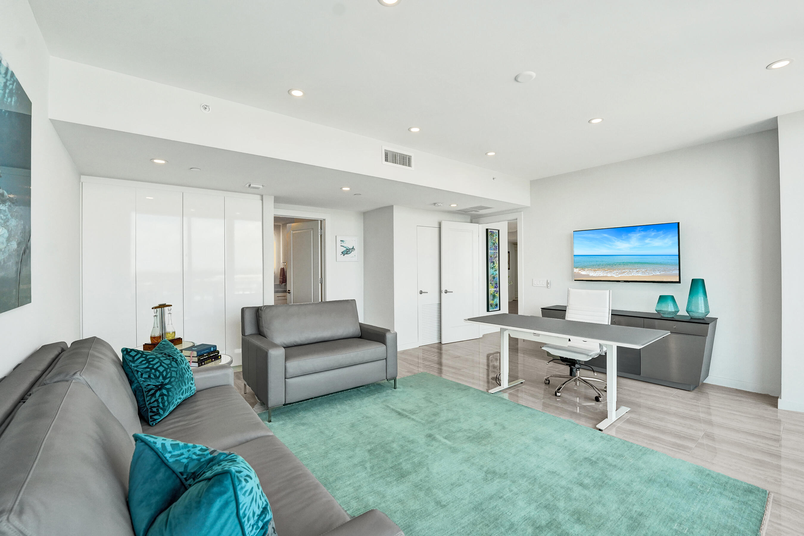 2845 NE 9th Street Ph5